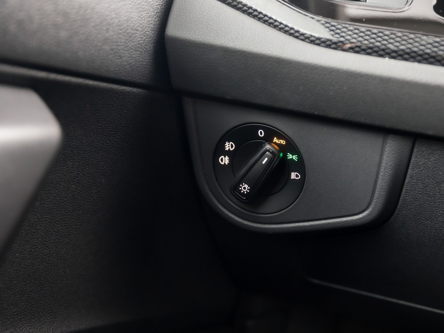 Volkswagen Taigo 1.0 TSI Sport (PANORAMADAK, 1e EIGENAAR, VIRTUAL COCKPIT, APPLE CARPLAY, GROOT NAVI, CLIMATE, STOELVERWARMING, SPORTSTOELEN, GETINT GLAS, IQ LIGHT, NIEUWSTAAT)