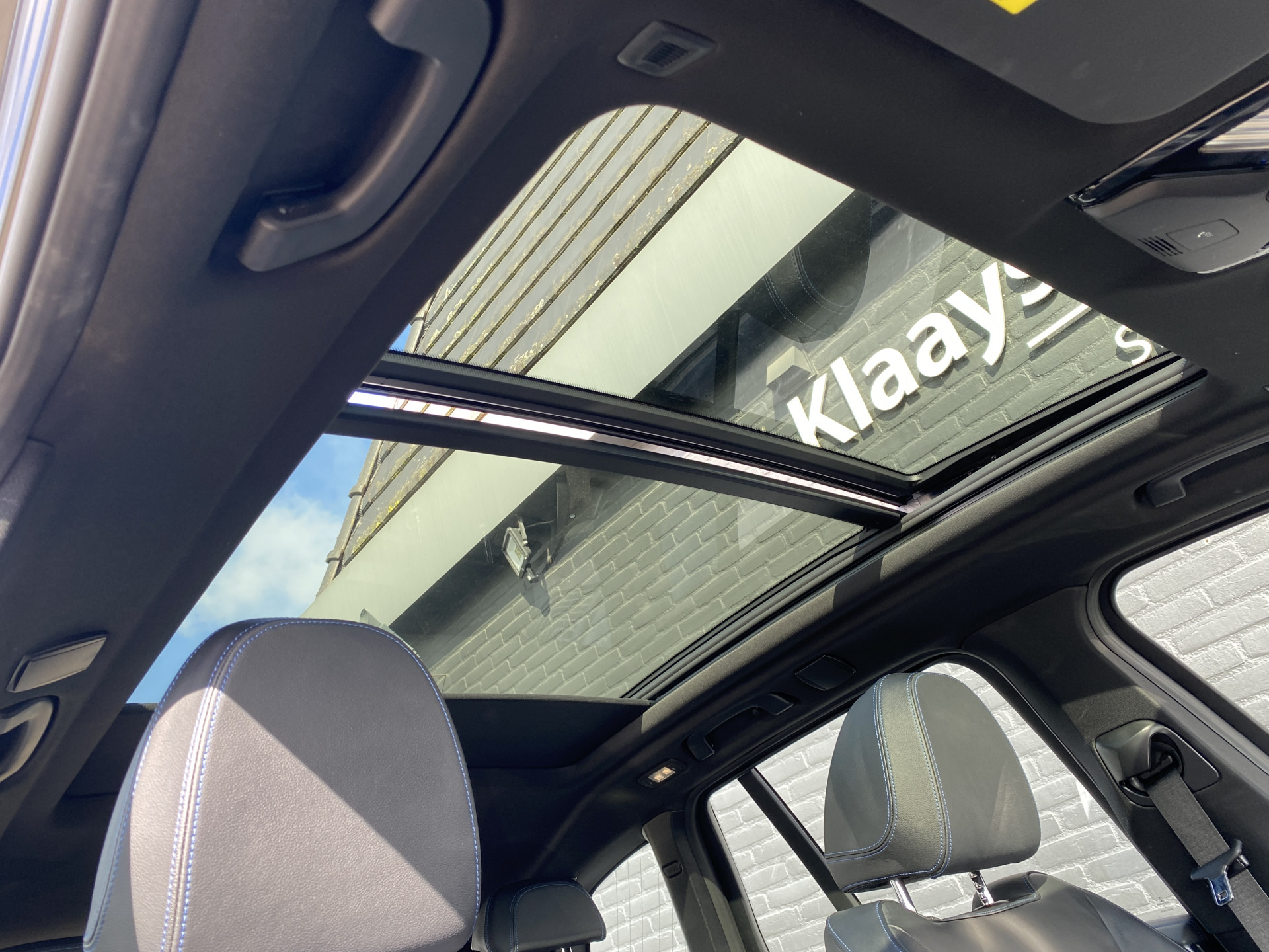 BMW iX3 M Sport High Executive 80 kWh | 1e eigenaar | dealer onderhouden | panoramadak | leder interieur | SOH accu 99.5%