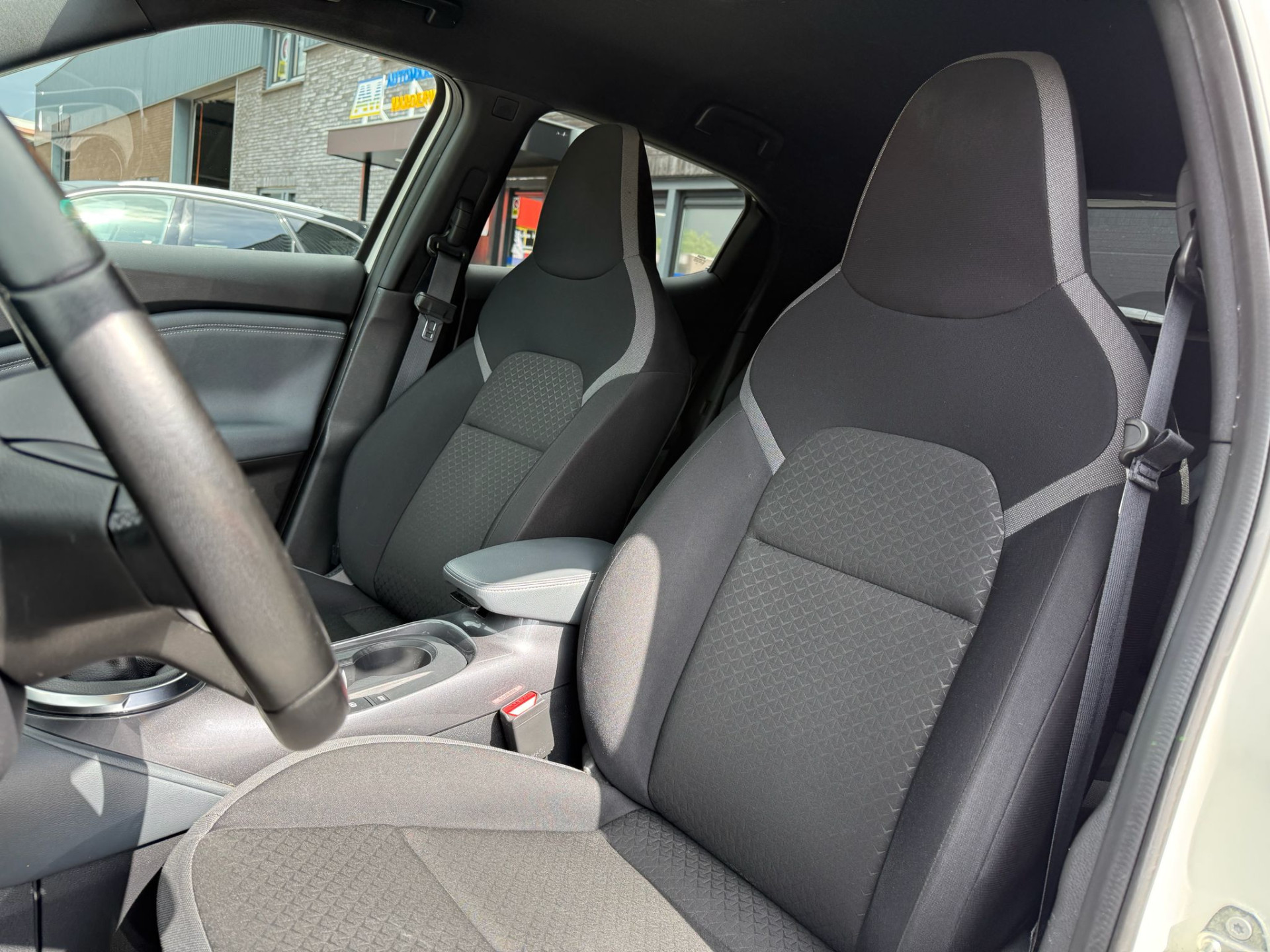 Nissan Juke 1.0 DIG-T N-Connecta | 2E EIGENAAR | 3/6/12MND GARANTIE | 19INCH | NAVI | LED | CARPLAY | CRUISE |