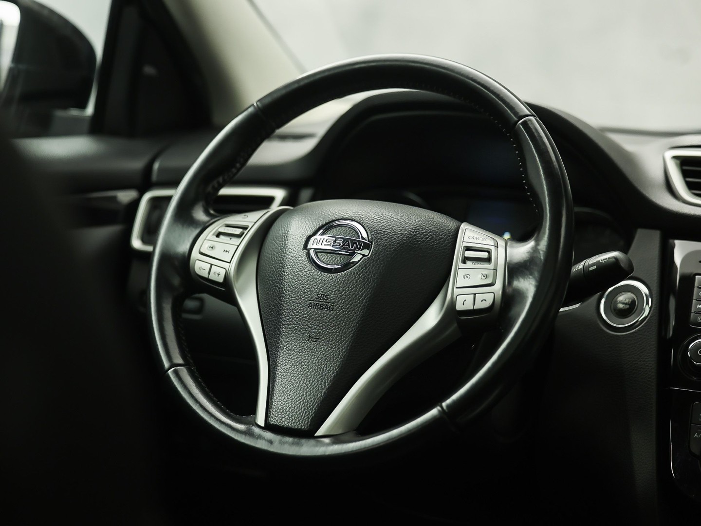 Nissan Qashqai 1.6 Tekna Sport (PANORAMADAK, NAVIGATIE, 360 CAMERA, LEDER, ELEK SPORTSTOELEN, GETINT GLAS, CRUISE, NIEUWSTAAT)