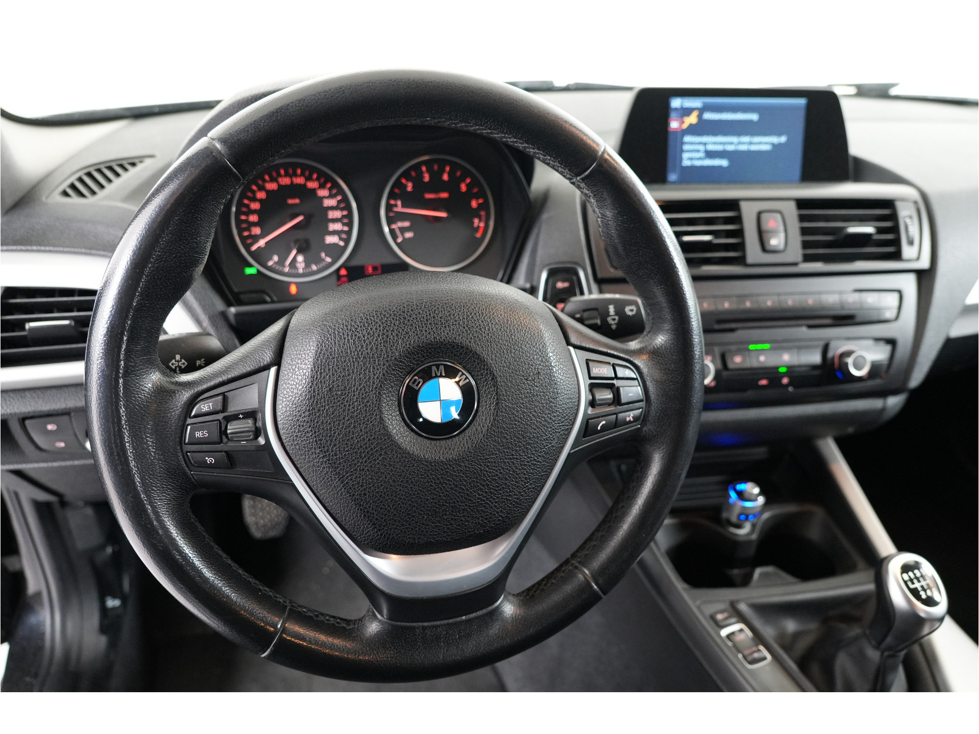 BMW 1-serie 116i | Motor loopt wat onregelmatig en lampje brand |