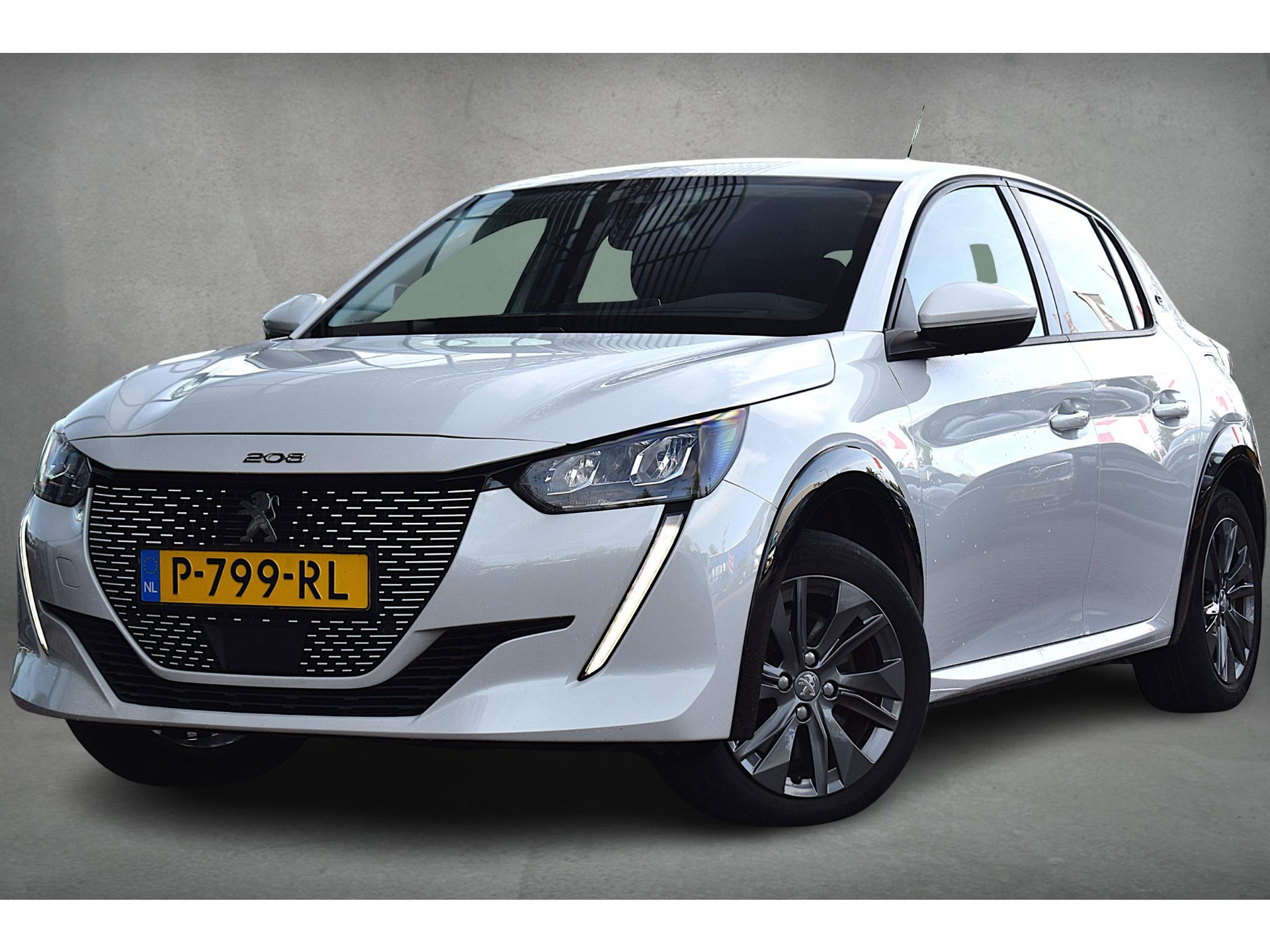Peugeot e-208 EV Active 50 kWh | SOH: 92,3% | Apple CarPlay | Half Leer | Sportstoelen | Cruise