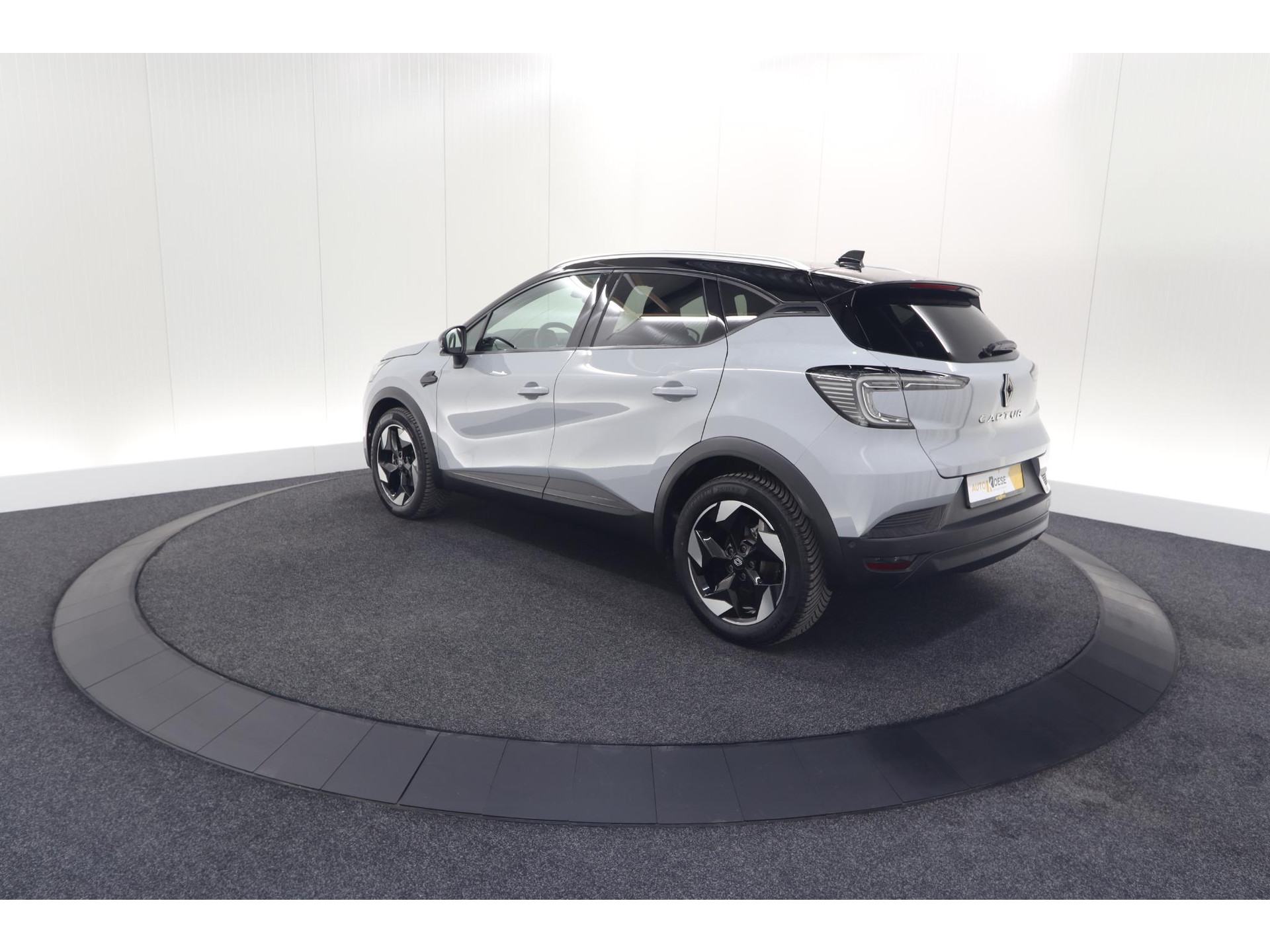 Renault Captur TCe 90 Techno | Nieuw Model | Camera | Harman Kardon | Apple Carplay | Parkeersensoren | 18 Inch Lichtmetalen Velgen
