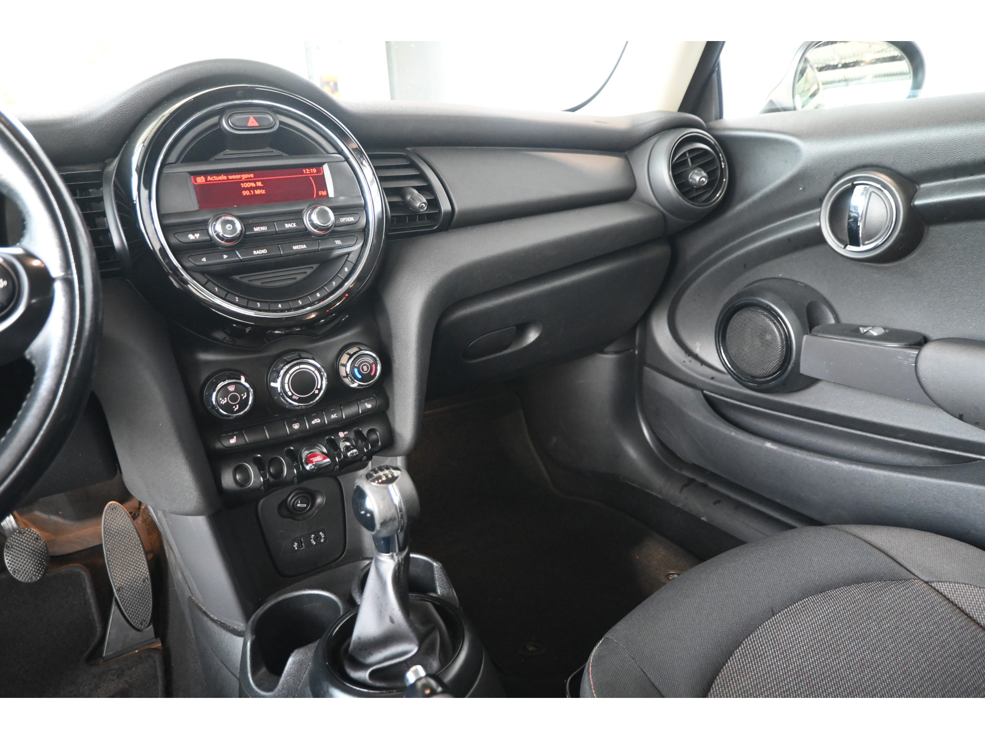 MINI 3-Deurs 1.2 One Business Airco Cruise Lichtmetaal PDC Stoelverwarming Rijklaarprijs! Inruil Mogelijk!