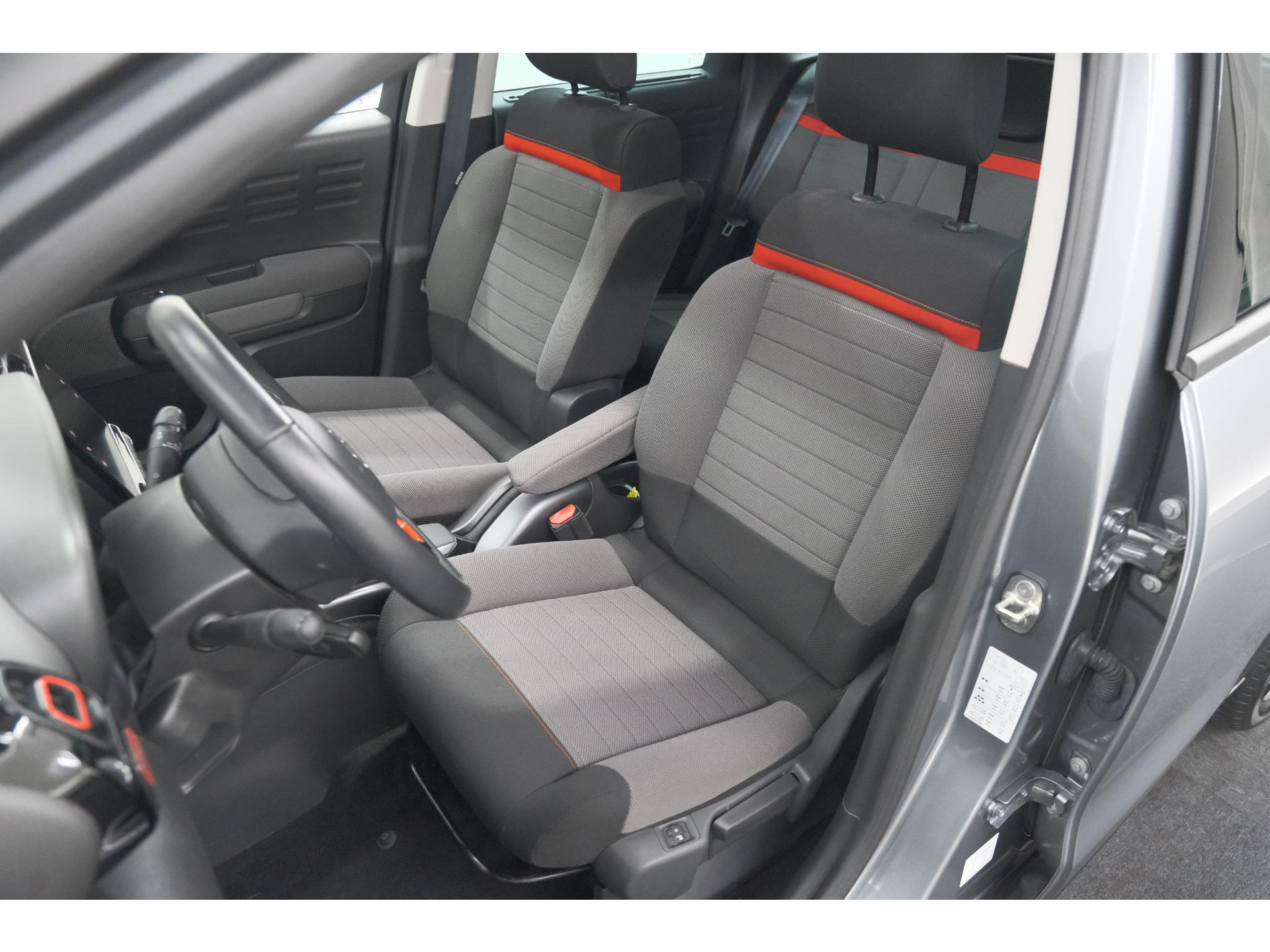 Citroen C3 Aircross PureTech 110 S&S Business | Schuif-/Kanteldak | Camera | HIFI Audiosysteem | Dodehoekdetectie