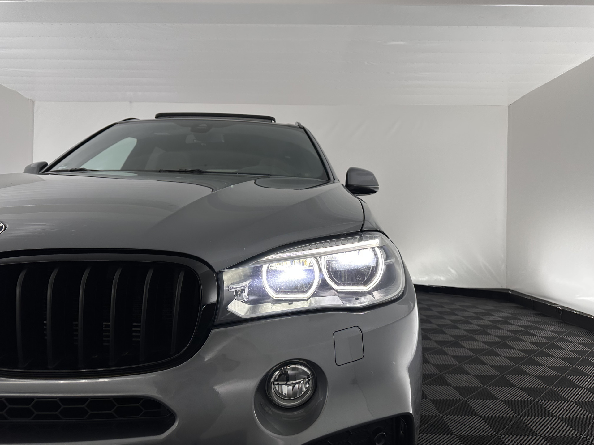 BMW X5 (Plug-In) xDrive40e M-Sportpack iPerformance High Executive Aut. *PANO | LEATHER | FULL-LED | MEMORY-PACK | BLINDSPOT | CAMERA | HIFI-SOUND | NAVI-FULLMAP | SHIFT-PADDLES | PRIVACYGLASS | ECC | HEAD-UP | PDC | CRUISE | 20''ALU*
