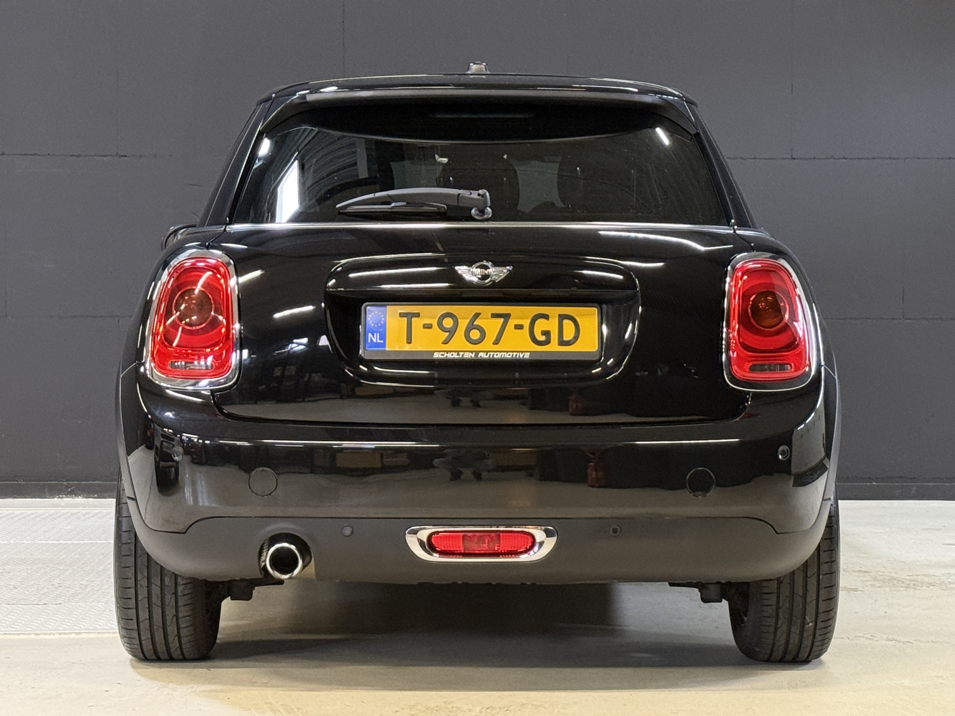 MINI 5-Deurs 1.5 Cooper Chili Serious Business | Stoelverwarming | Sportstoelen | Clima | Cruise