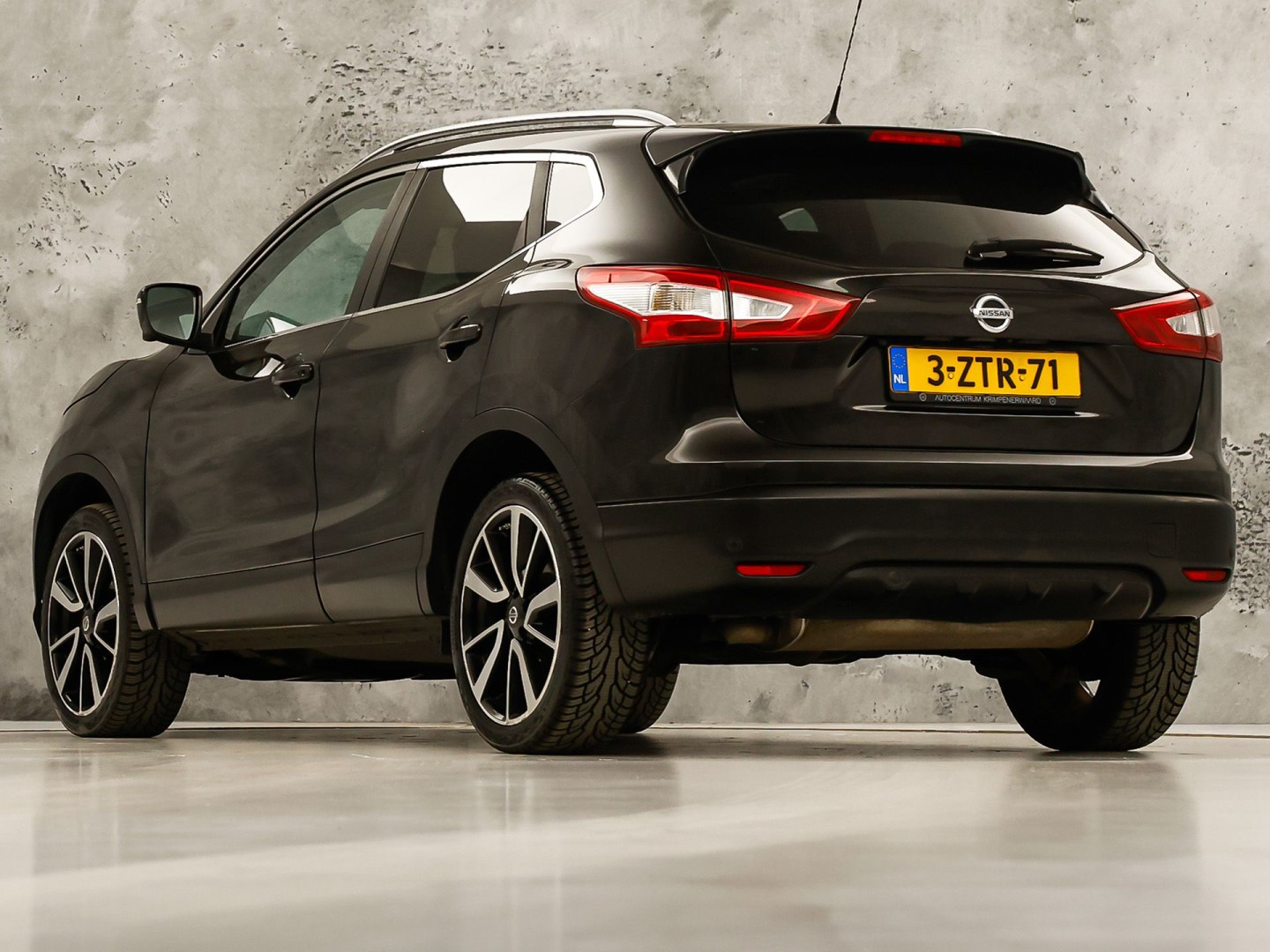 Nissan Qashqai 1.6 Tekna Sport (PANORAMADAK, NAVIGATIE, 360 CAMERA, LEDER, ELEK SPORTSTOELEN, GETINT GLAS, CRUISE, NIEUWSTAAT)