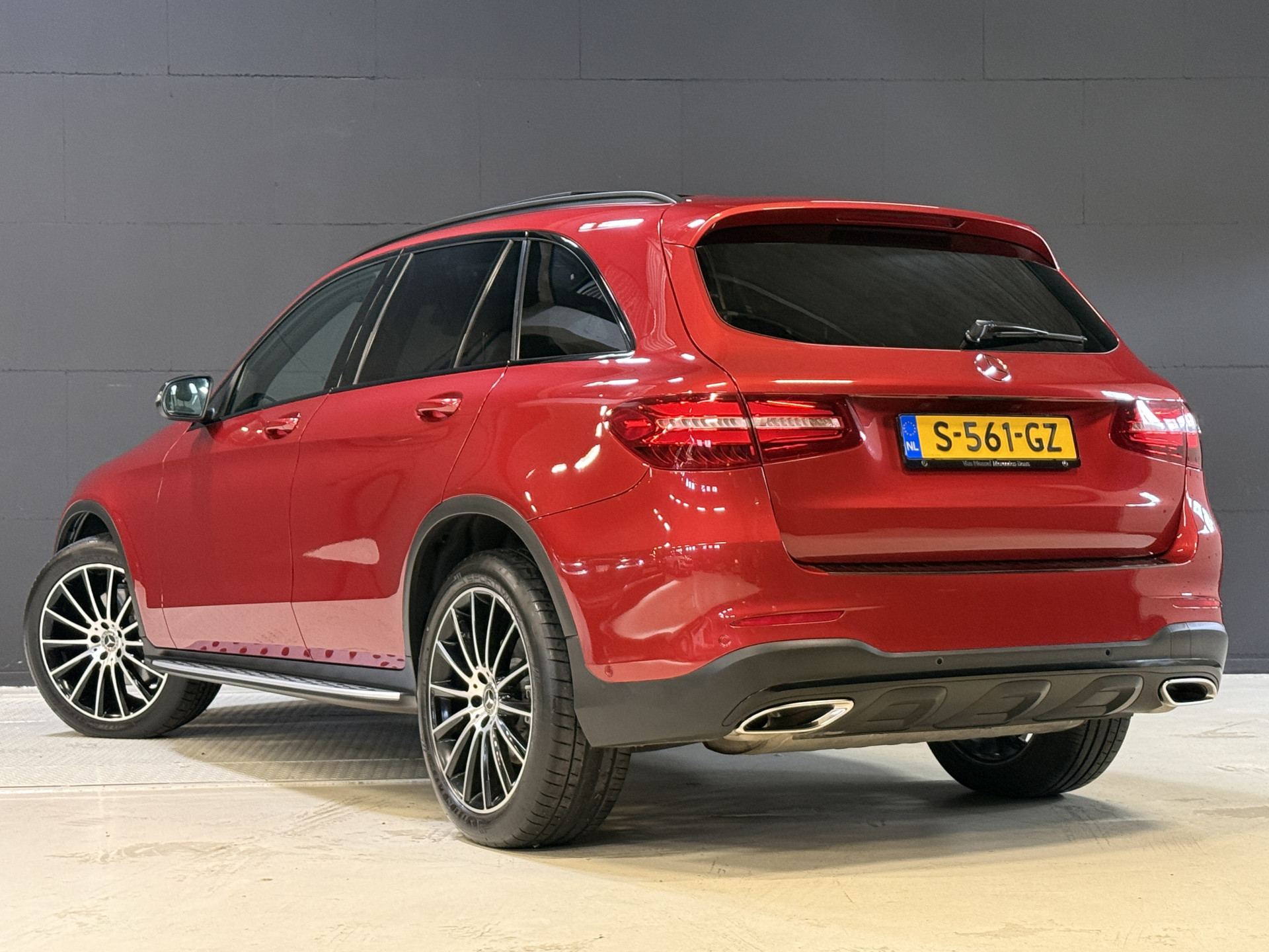 Mercedes-Benz GLC-klasse 250 4MATIC AMG Line Premium | Panoramadak | Stoelverwarming | Camera