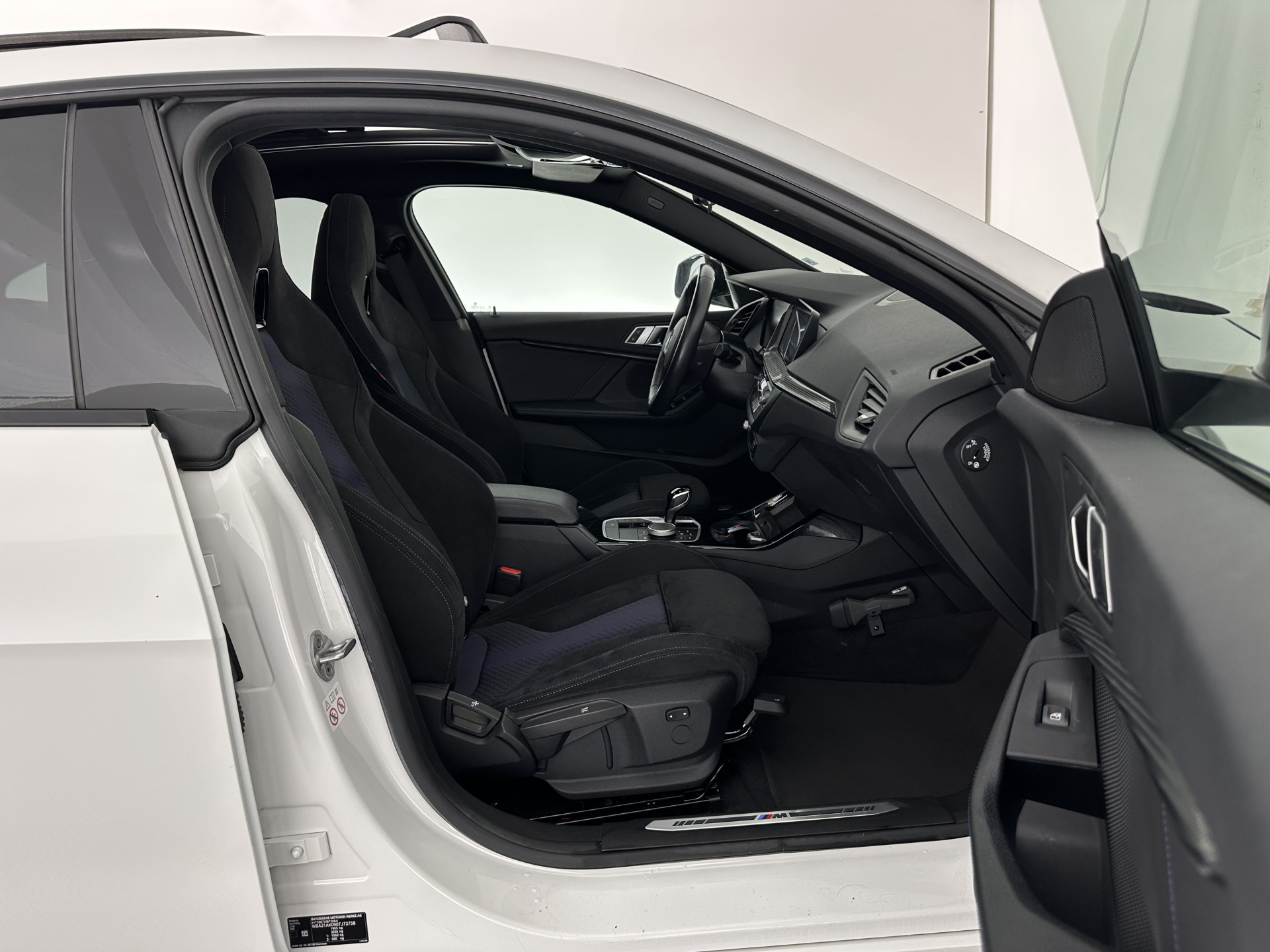 BMW 2-serie Gran Coupé 220i M-Sportpack Business Edition (INCL-BTW) Aut. *PANO | MICROFIBRE-SPORTSEATS | FULL-LED | DIGI-COCKPIT | CAMERA | NAVI-FULLMAP | HIFI-SOUND | DAB+ | ECC | PDC | CRUISE | CARPLAY | KEYLESS | PRIVACYGLASS | 18"ALU*