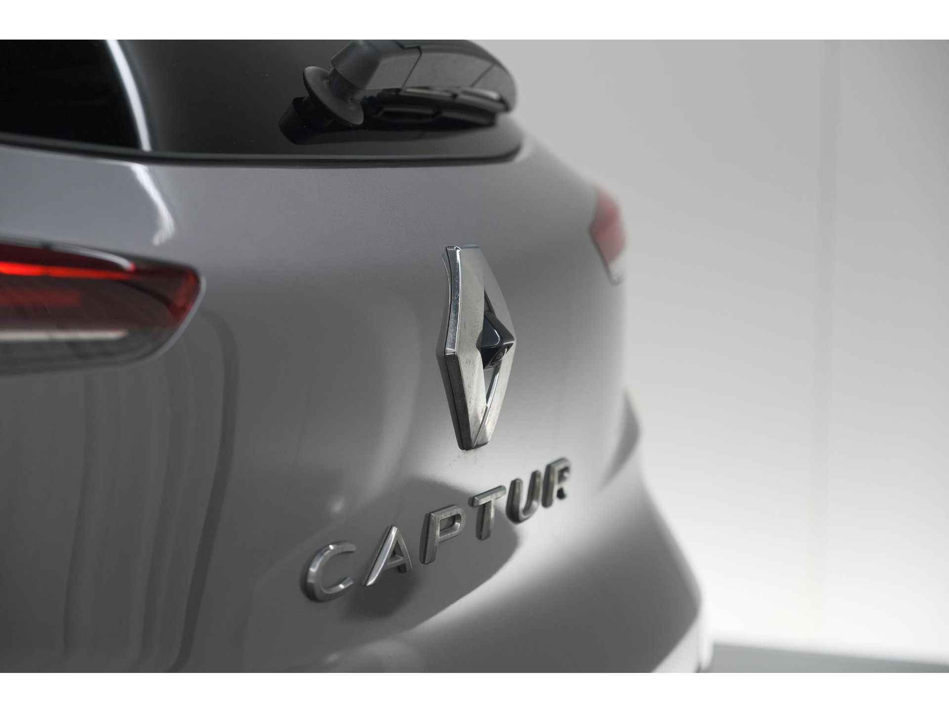 Renault Captur TCe 100 Intens | Trekhaak | Camera | Navigatie | Parkeersensoren