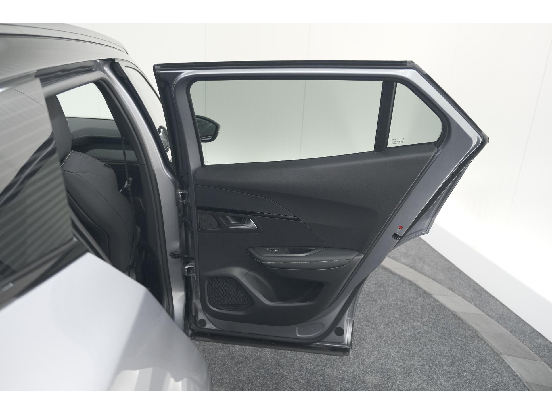Peugeot 2008 PureTech 130 EAT8 GT | 360 Camera | Stoelmassage | Adaptieve Cruise Control | Dodehoekdetectie