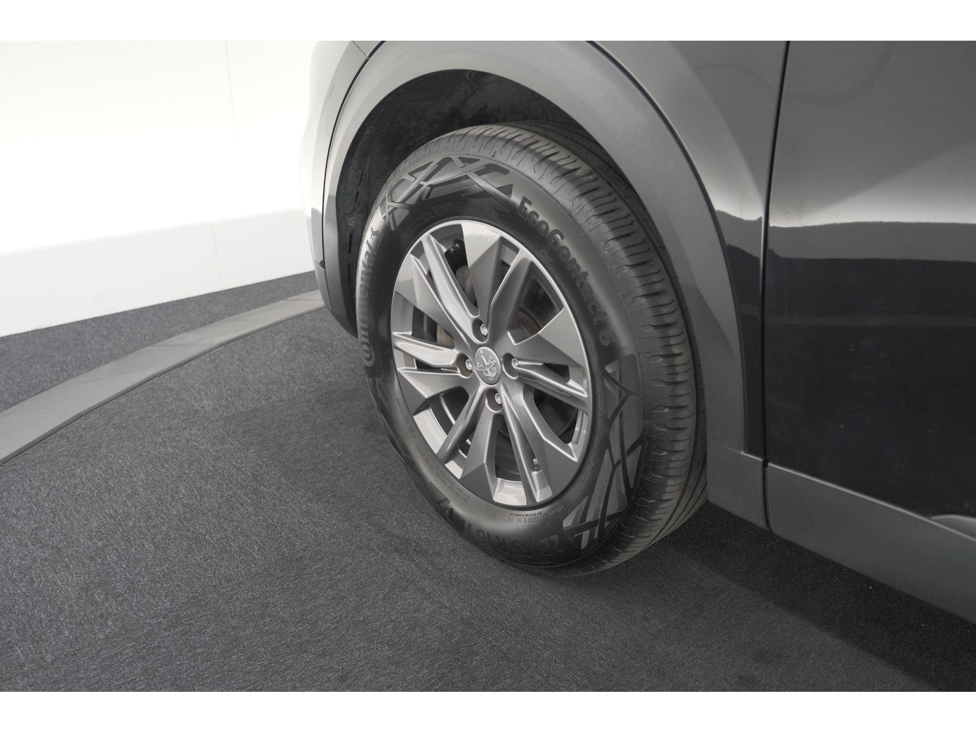 Peugeot 2008 PureTech 130 EAT8 Active Pack | Parkeersensoren | Apple CarPlay | Climate Control | Stoelverwarming