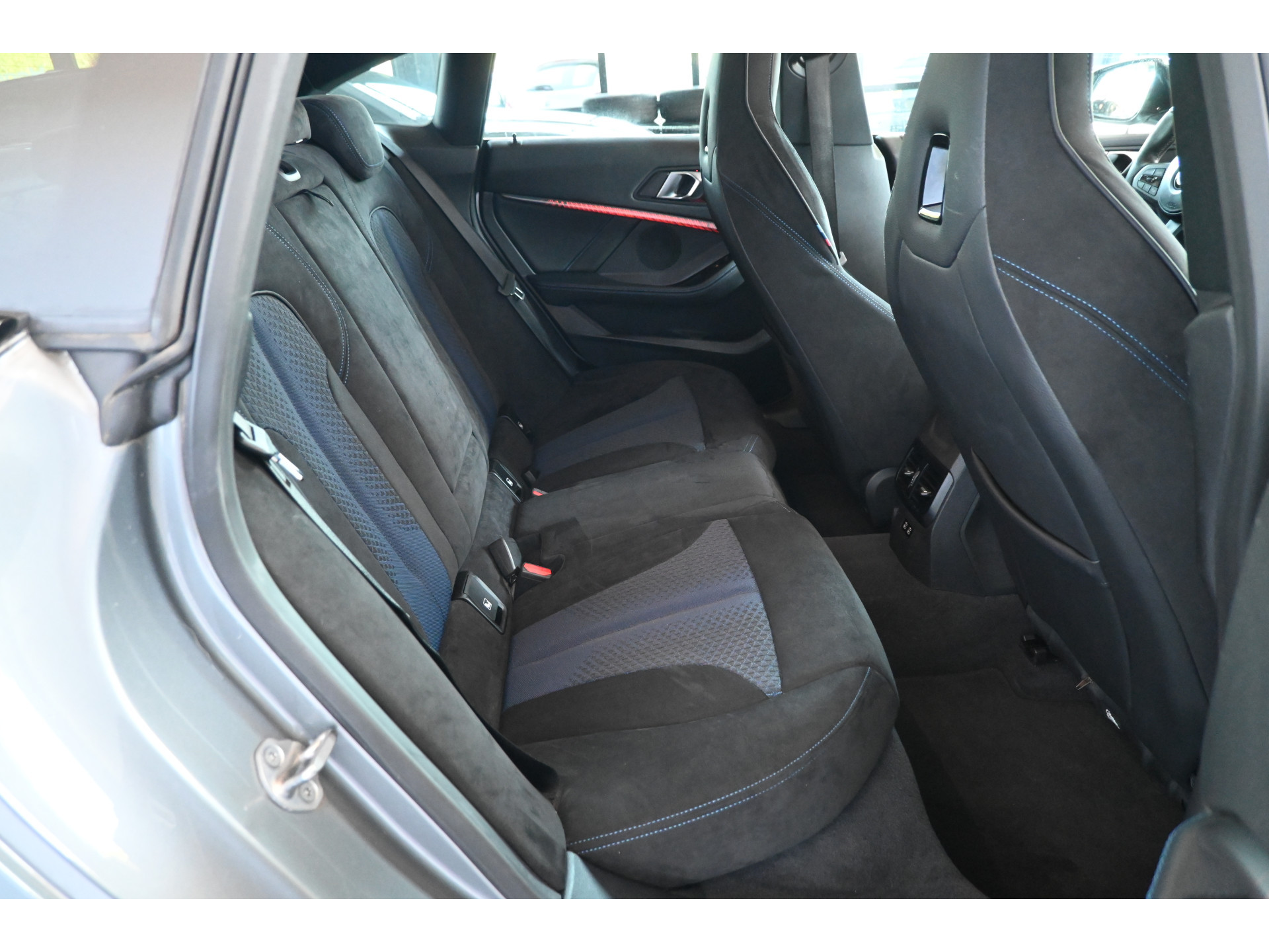 BMW 2-serie Gran Coupé 218i Business Edition M-Pakket Sportstoelen Panoramadak Virtual Dealer Onderhouden! Inruil Mogelijk!