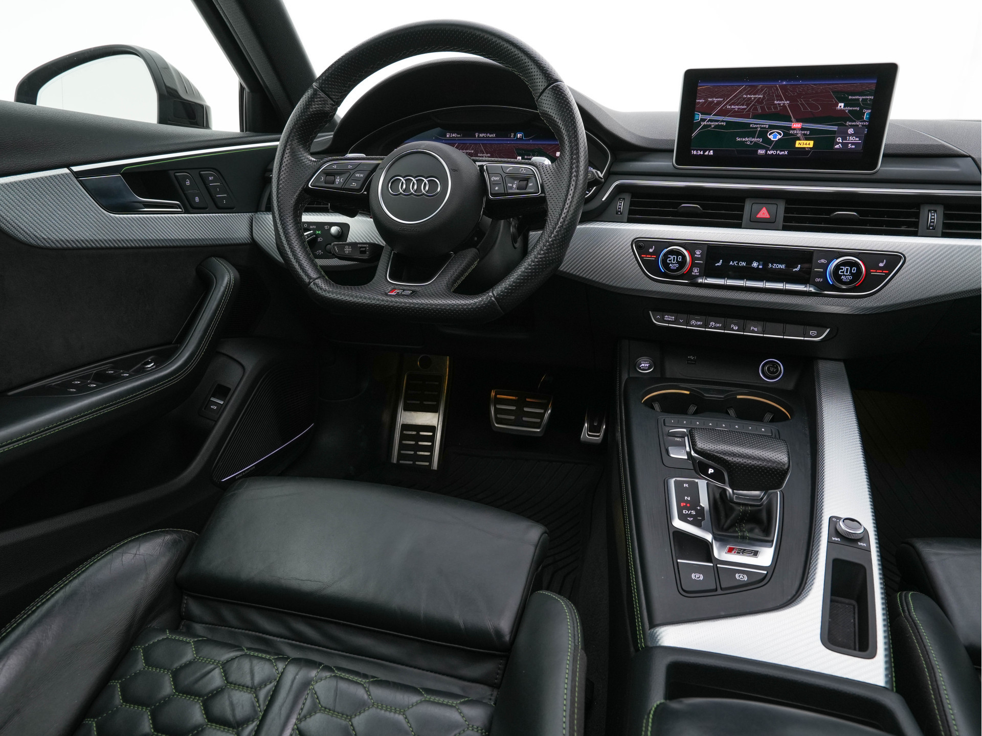 Audi RS4 2.9 TFSI quattro *MILLTEK | KERAMIK | APPLE-CARPLAY | PPF | ABT | B&O | 360-CAMERA | PANO | CARBON-PACK | HUD | SONOMA-GREEN | DEALER-AUTO*