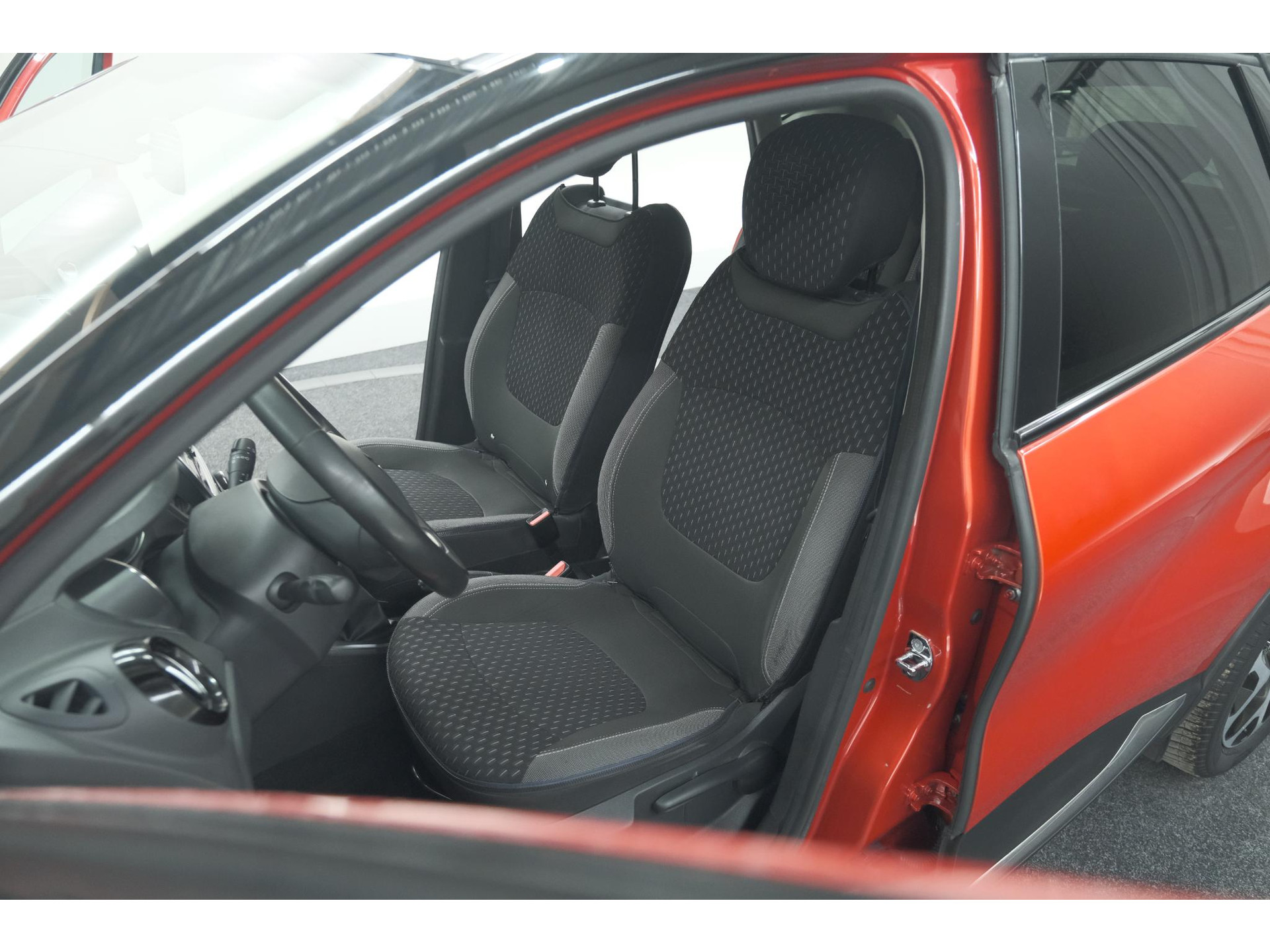 Renault Captur TCe 90 Intens | Trekhaak | Camera | Dodehoekdetectie | Navigatie