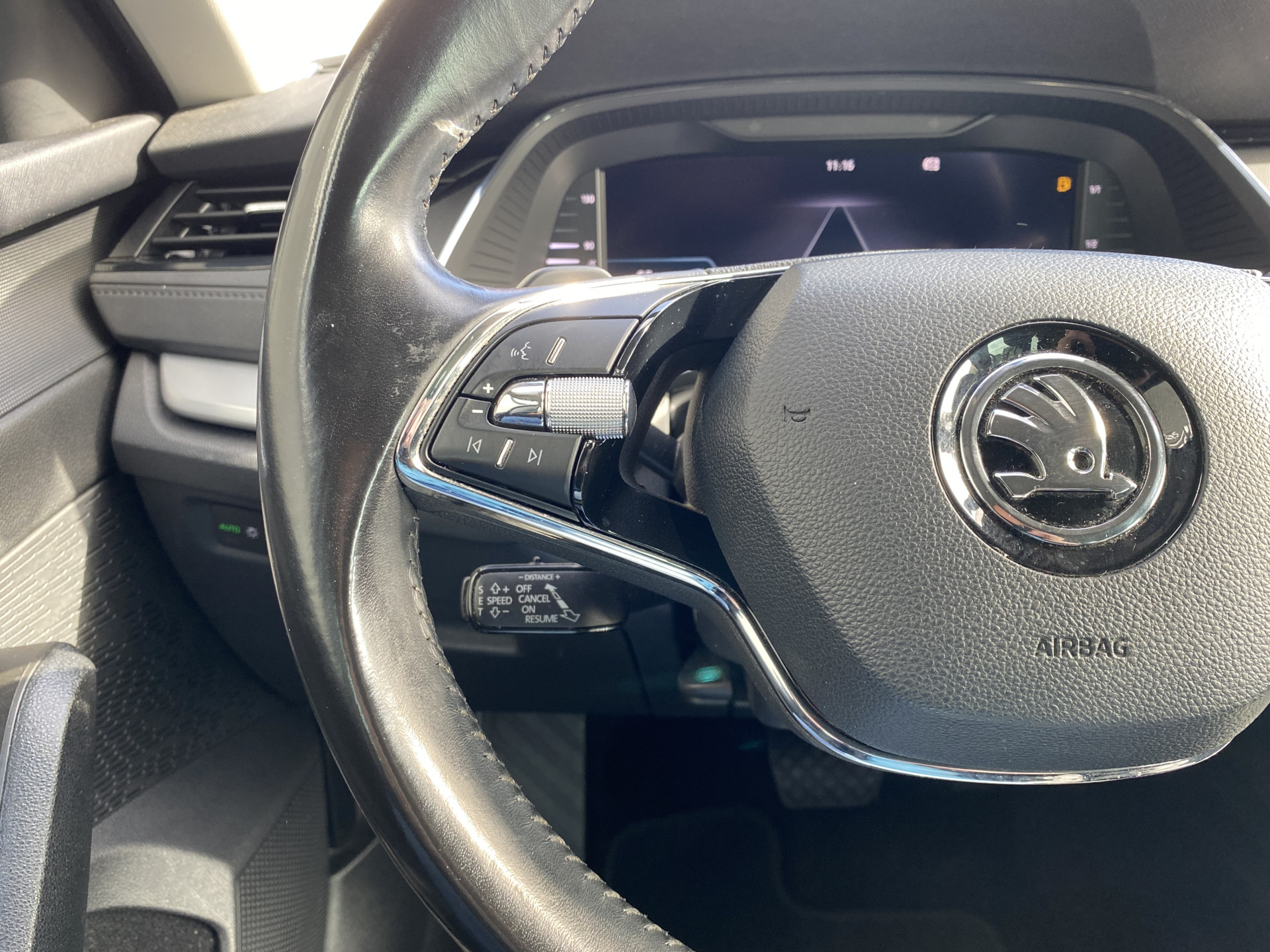 ŠKODA Octavia Combi 1.0 e-TSI Business Edition Plus AUT. | 1e eigenaar | dealer onderh. | navigatie | trekhaak | carplay | adaptieve cruise