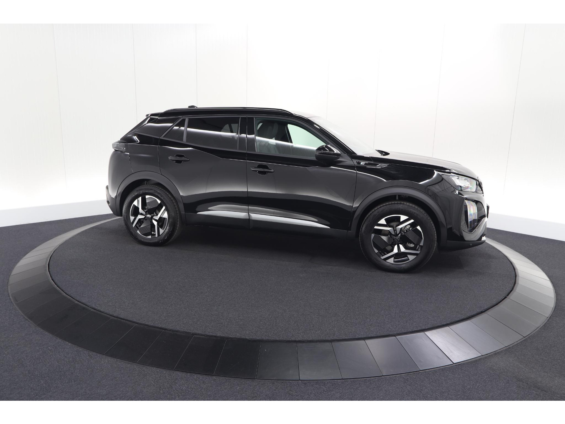 Peugeot e-2008 EV Allure 54 kWh | 11 KW Lader | Warmtepomp | Apple Carplay | Parkeersensoren