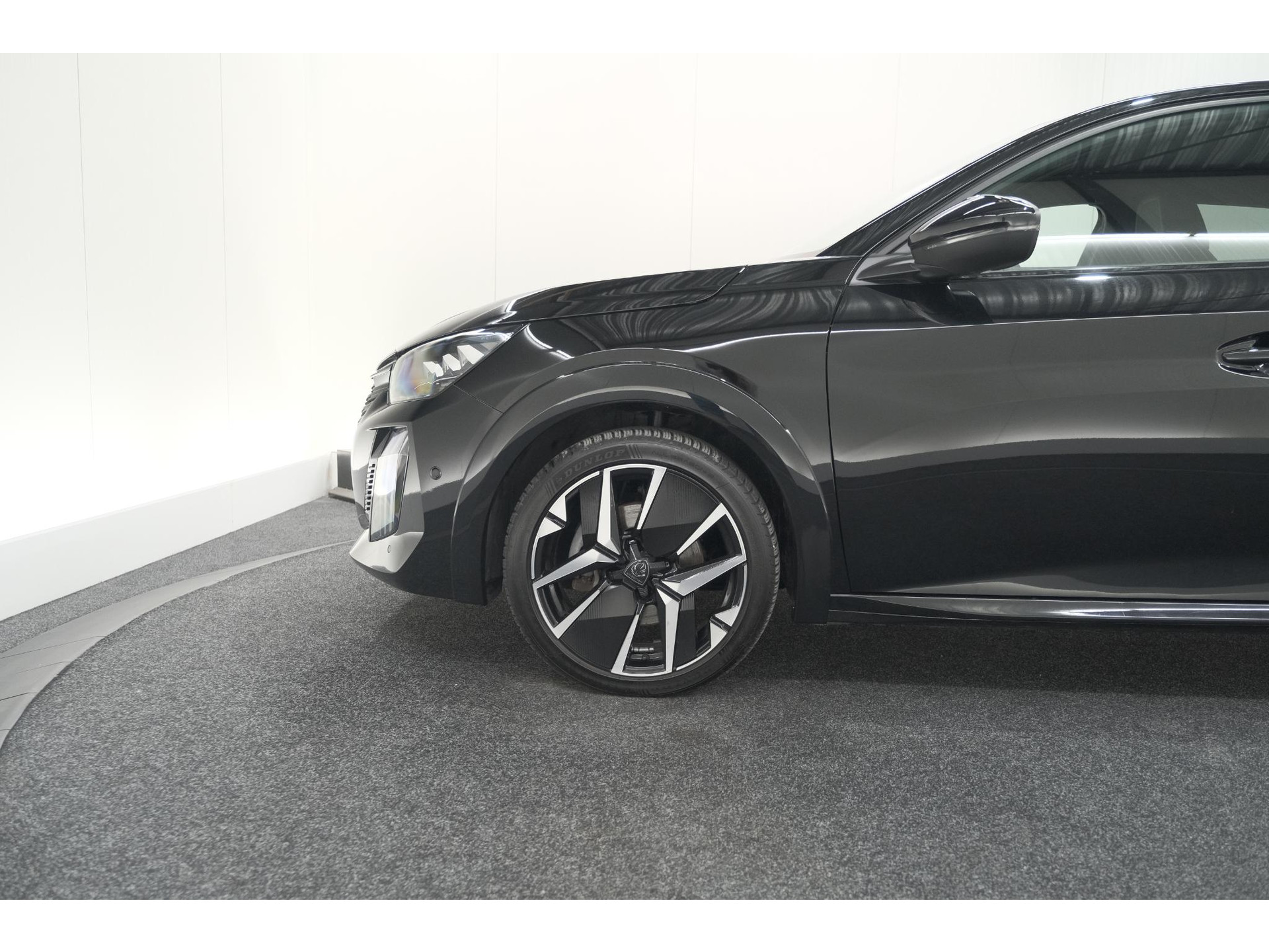 Peugeot 208 Hybrid 136 e-DCS6 GT | 360 Camera | Adaptieve Cruise Control | Dodehoekdetectie | Apple Carplay