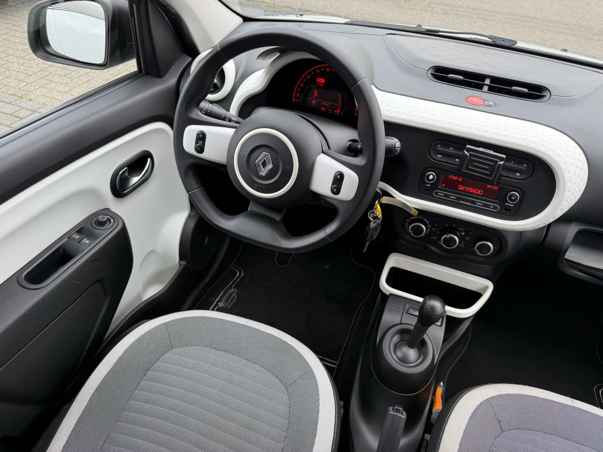 Renault Twingo 1.0 SCe Collection | 1E EIGENAAR | 3/6/12MND GARANTIE | AUTOMAAT | ELECRAMEN | BLUETOOTH | AIRCO