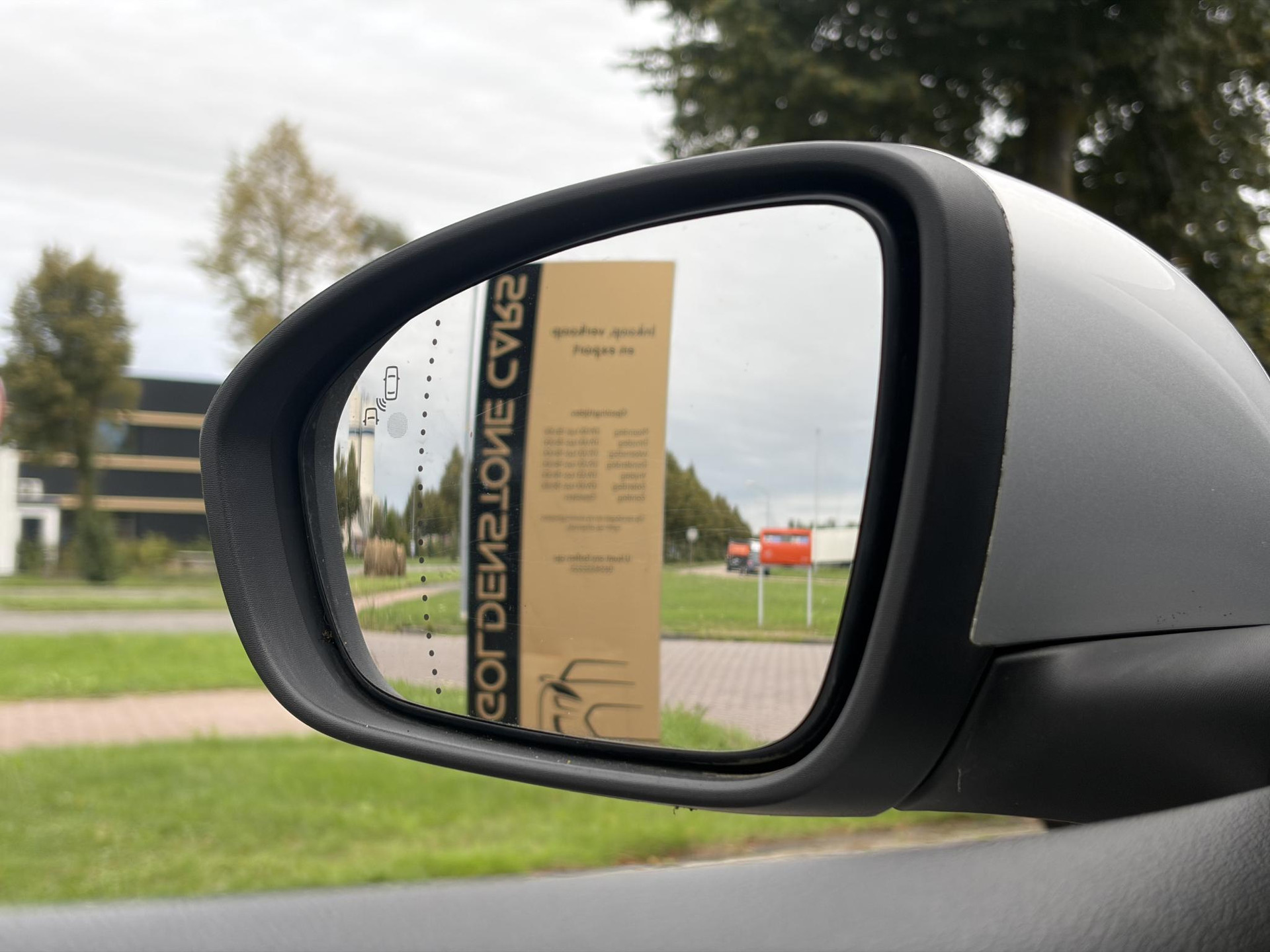 Renault Mégane Estate 1.2 TCe Bose ✓2 Eigenaar✓Pano✓Camera✓Net beurt gehad✓Navi✓Keyless✓Clima✓Cruise✓Leder✓131pk✓Pdc V+A✓6 Bak✓Rijstrooksensor✓Dodehoeksensor✓17'' Lm velgen✓N.A.P✓Apk tot 09-2027