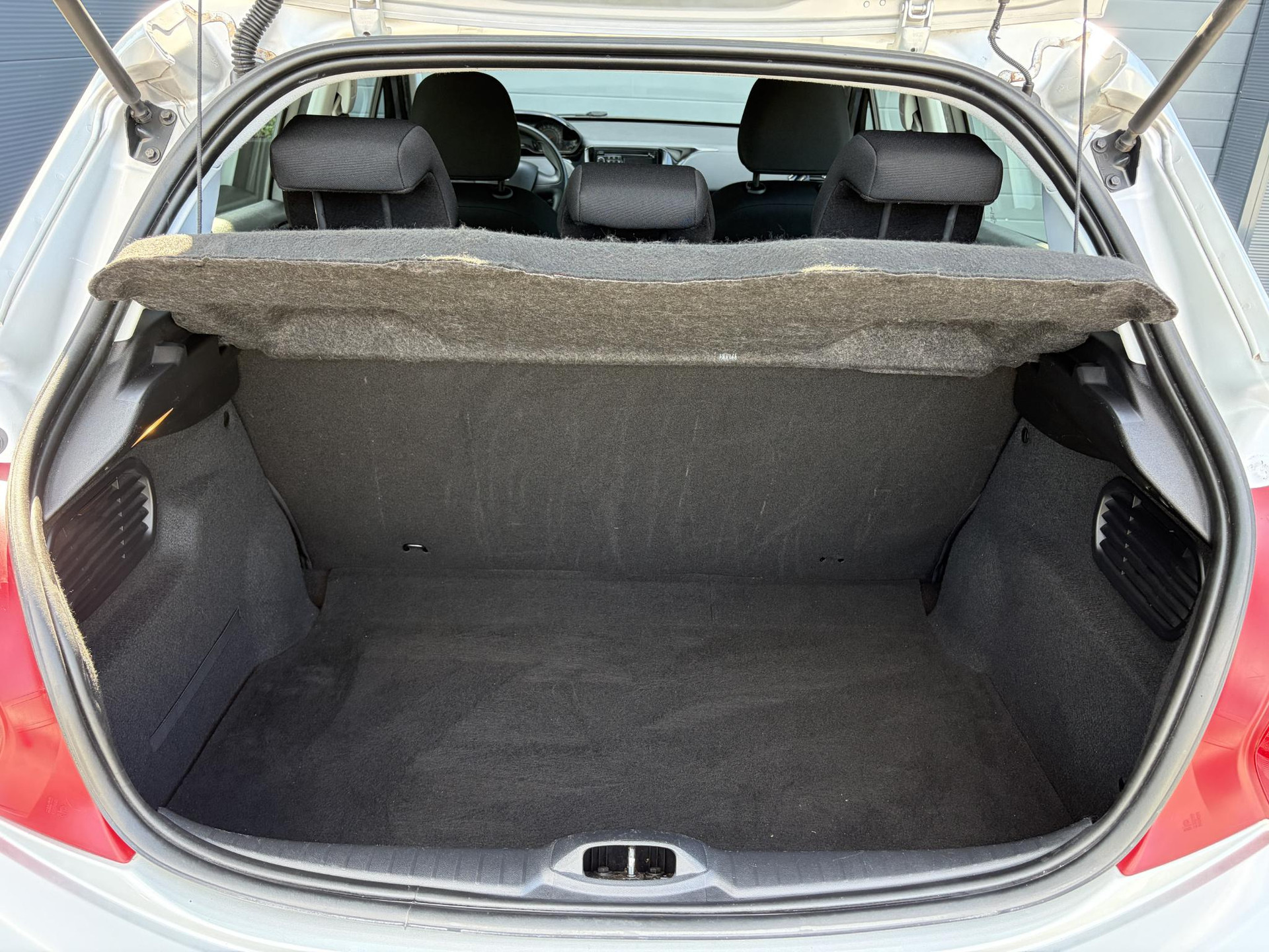 Peugeot 208 1.2 VTi Access ✓D-riem vv in 05-2024✓2e Eigenaar✓Net beurt gehad✓Carplay✓Airco✓Cruise✓5 Deurs✓Weinig km✓Zeer Zuinig✓N.A.P✓Apk tot 04-2027