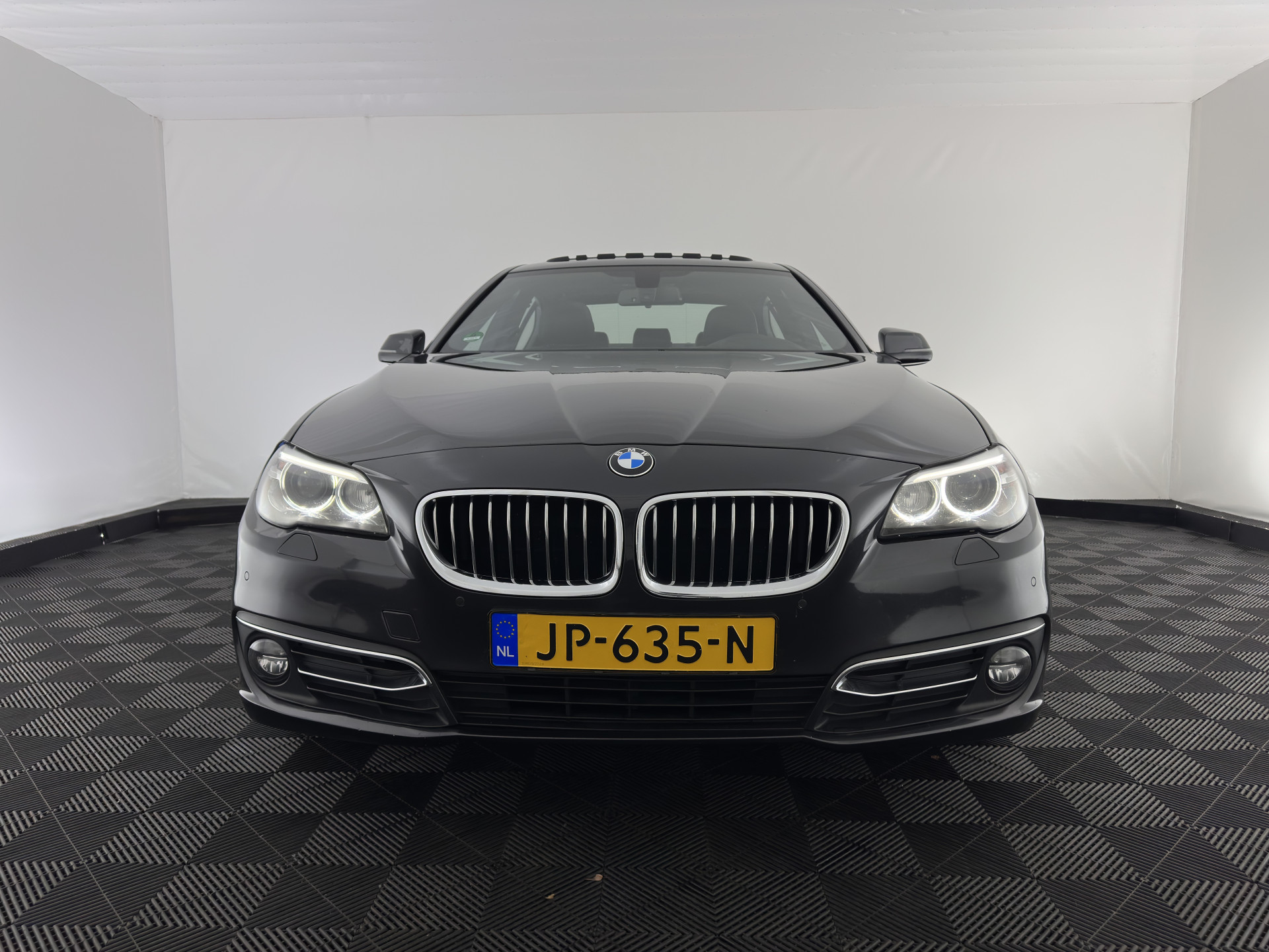 BMW 5-serie 518d Luxury-Line High Executive Aut. *PANO | LUXURY-LEATHER | BI-XENON | NAVI-FULLMAP | HEATED-COMFORTSEATS | HIFI-SOUND | CAMERA | ECC | PDC | CRUISE | 18''ALU*