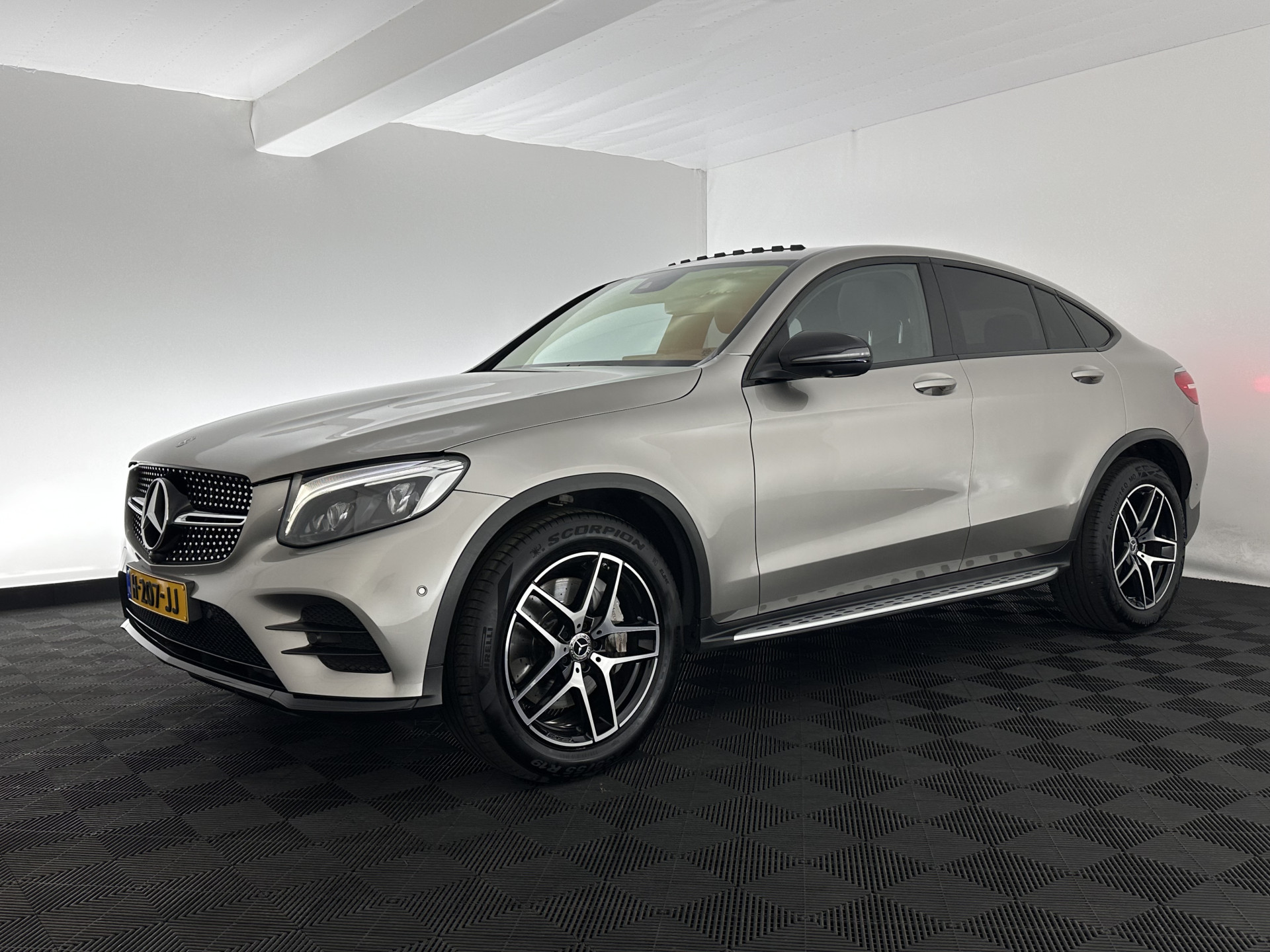 Mercedes-Benz GLC-klasse Coupé 250 d 4MATIC AMG Sport Edition (INCL-BTW) *PANO | LEATHER | FULL-LED | MEMORY-PACK | TOPVIEW | HEATED-SPORTSEATS | NAVI-FULLMAP | PRIVACYGLASS | SHIFTPADDLES | ECC | PDC | CRUISE | 19''ALU*