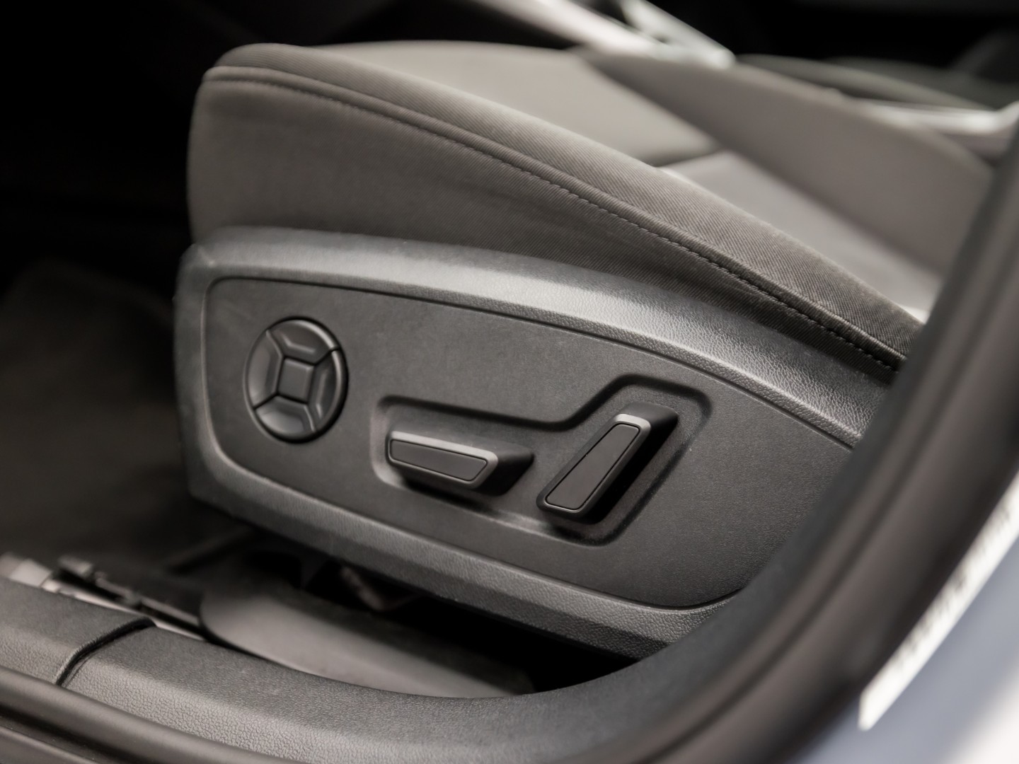 Audi A3 Sportback 30 TFSI Sport (APPLE CARPLAY, GROOT NAVI, CAMERA, ELEK STOEL, ADAPTIVE CRUISE, STOELVERWARMING, SPORTSTOELEN, GETINT GLAS, KEYLESS START, NIEUWSTAAT)