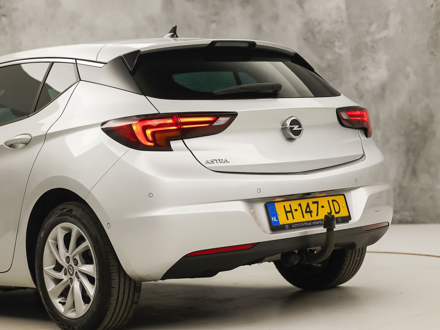Opel Astra 1.2 Elegance (DIGITALE COCKPIT, APPLE CARPLAY, GROOT NAVI, CAMERA, CLIMATE, STUUR/STOELVERWARMING, SPORTSTOELEN, GETINT GLAS, TREKHAAK, ADAPTIVE CRUISE, NIEUWSTAAT)