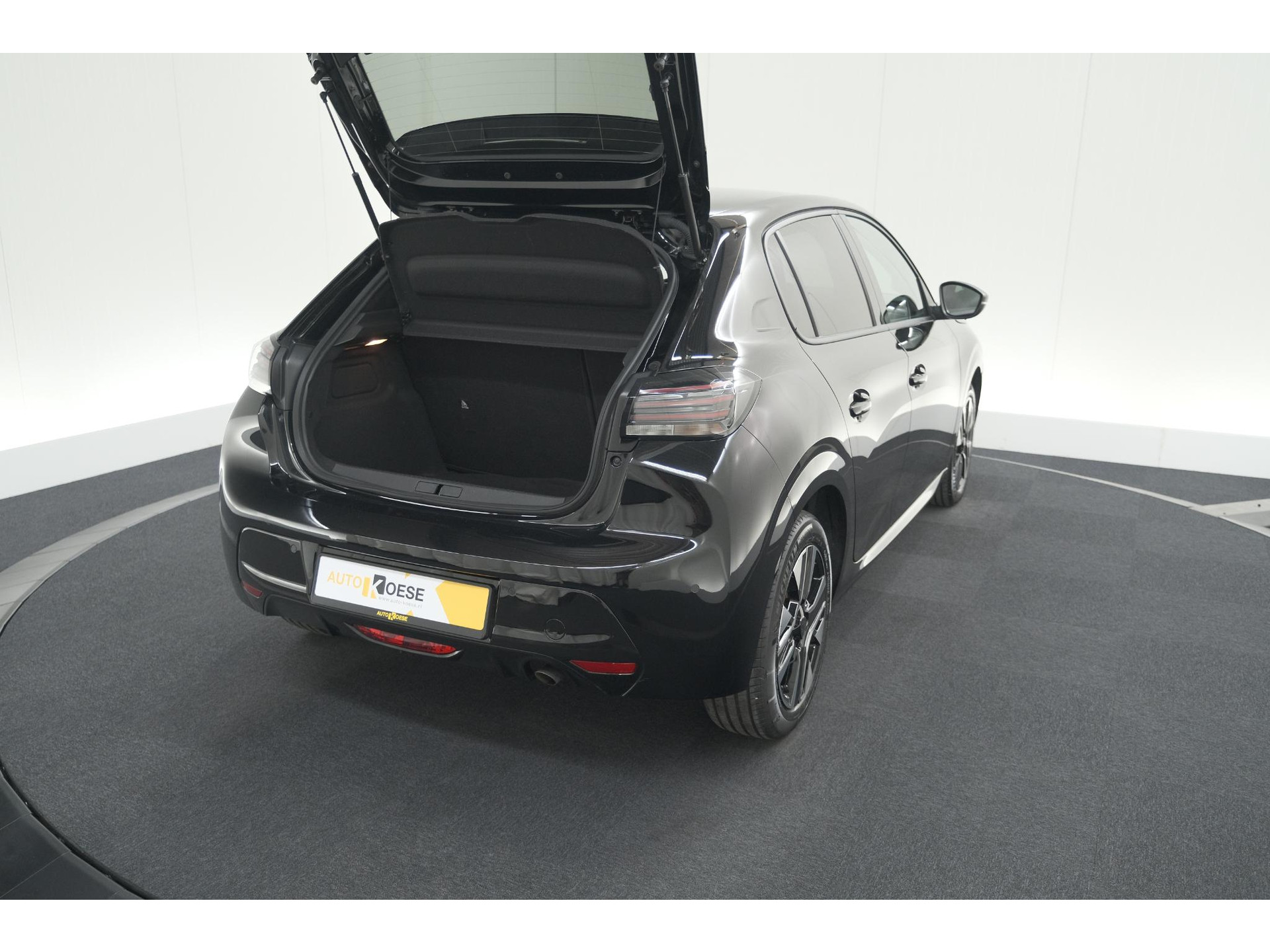 Peugeot 208 PureTech 100 Allure | Apple Carplay | Parkeersensoren | Climate Control