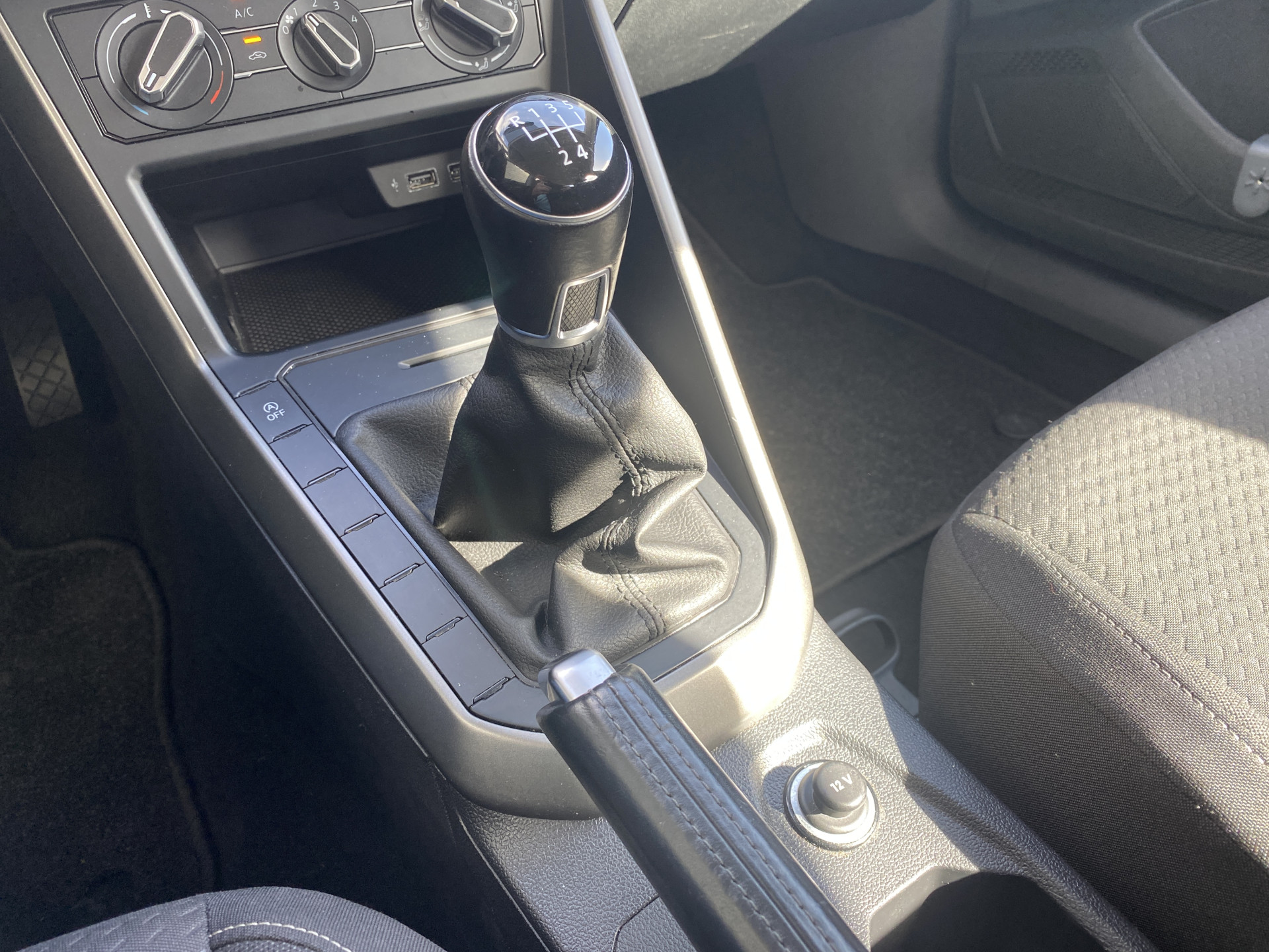 Volkswagen Polo 1.0 Comfortline | apple carplay - android auto | airco | cruise control | bluetooth | lichtsensor | NL auto