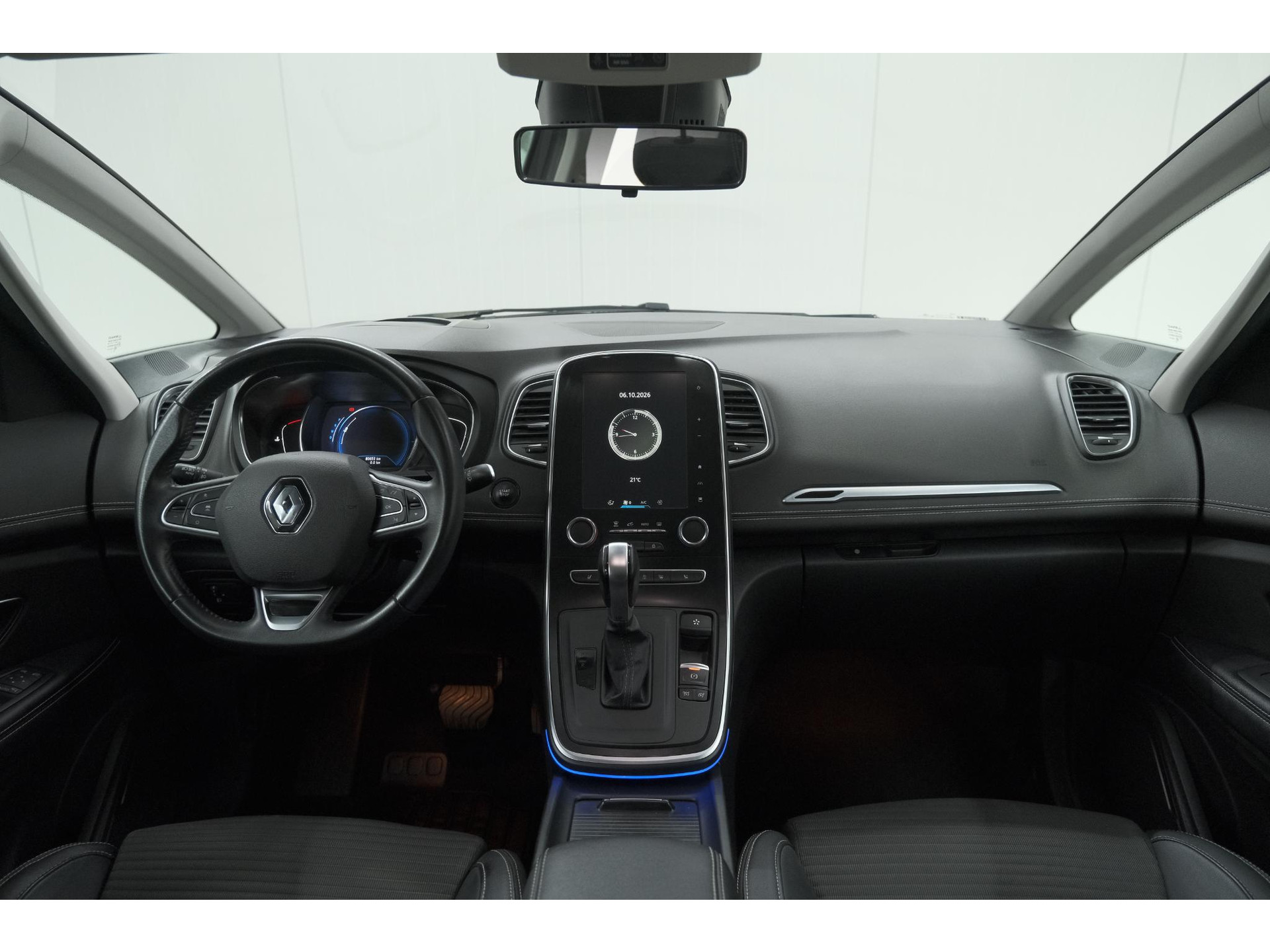 Renault Scénic 1.3 TCe 140 EDC Intens | Trekhaak | Camera | Head-Up Display | Dodehoekdetectie