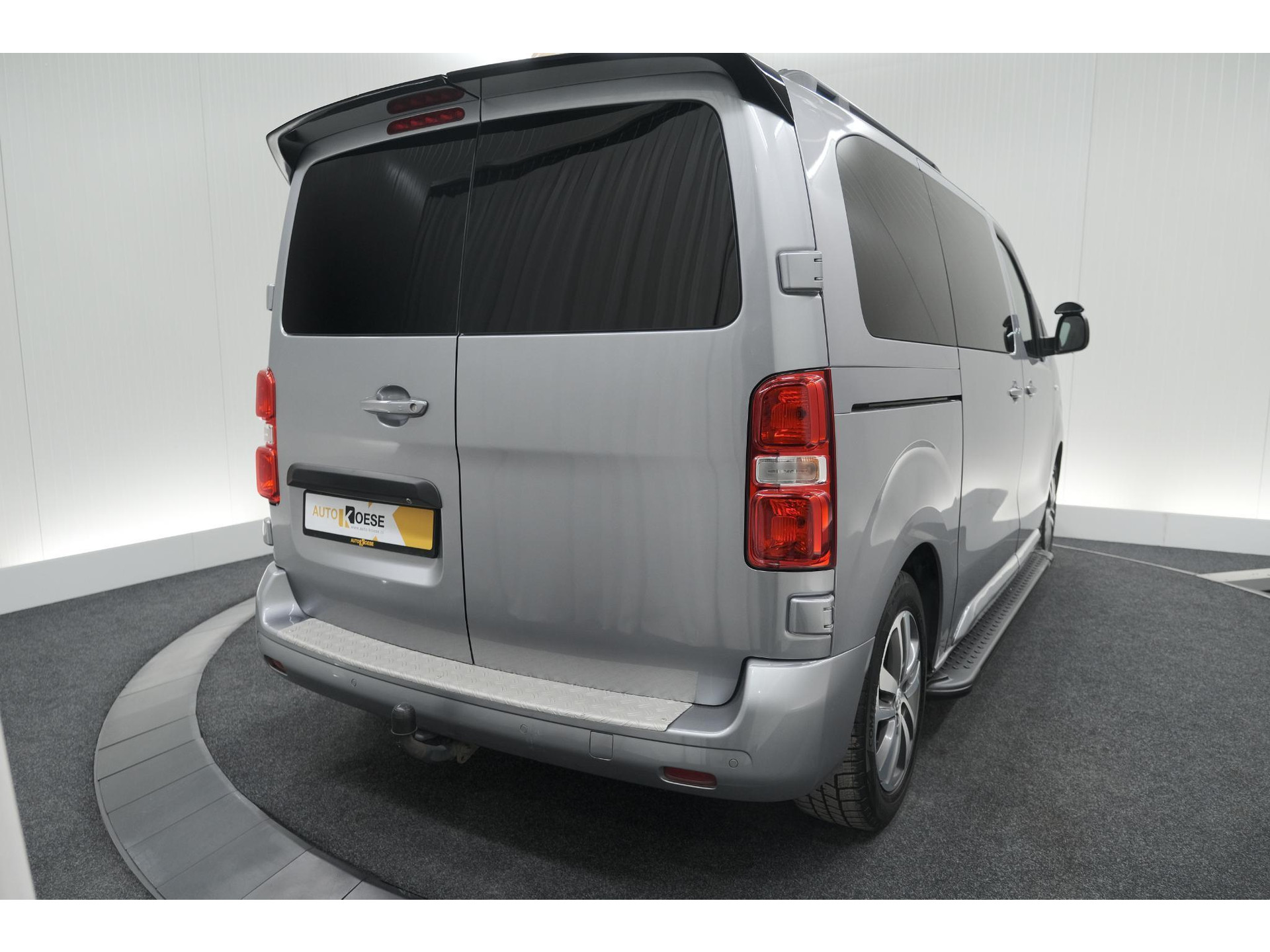 Peugeot Expert 2.0 BlueHDI 180 Automaat Standard Premium | Standkachel | Trekhaak | Head-Up Display | Camera | Apple Carplay | Laadruimte Betimmering
