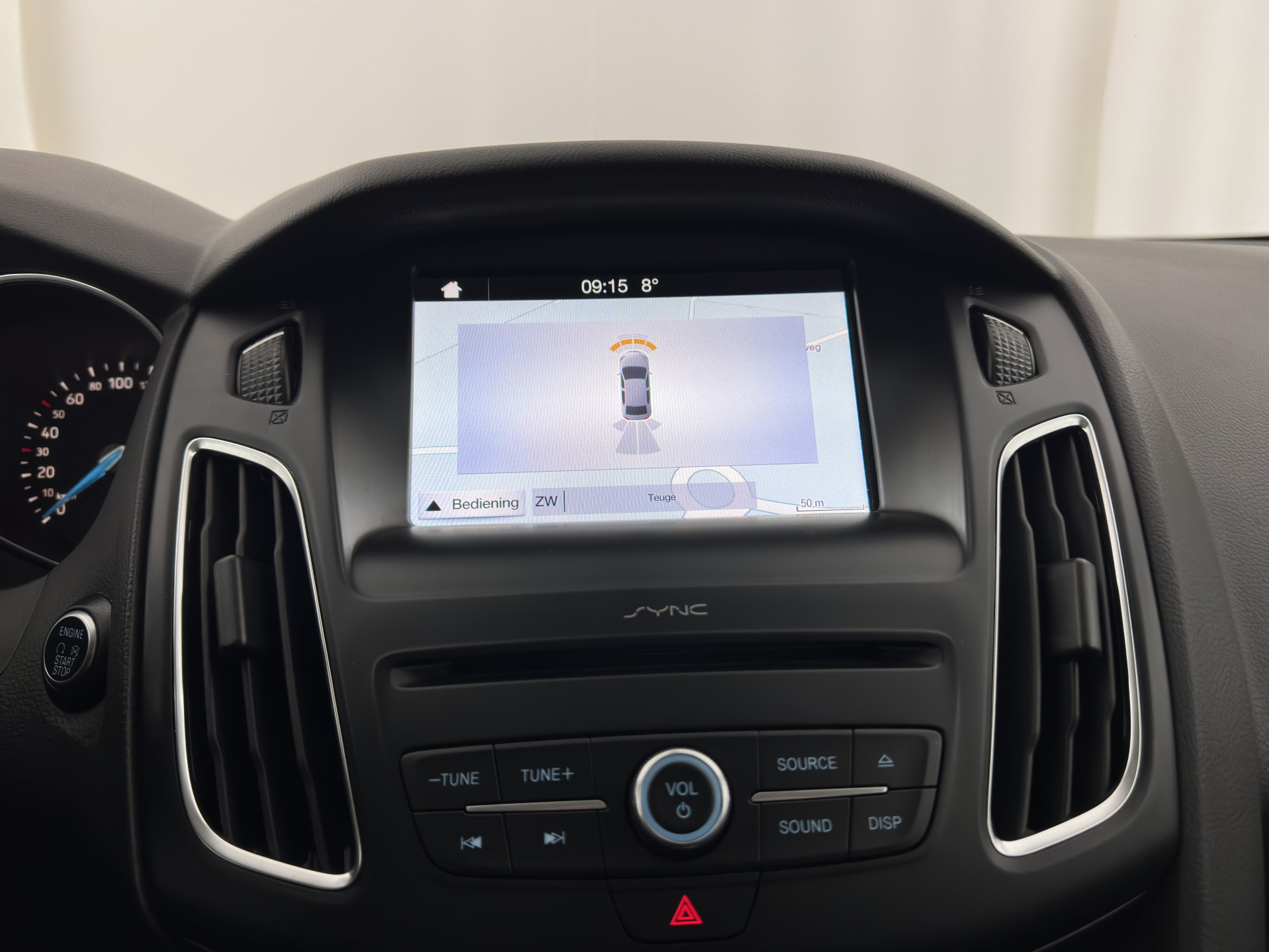 Ford Focus Wagon 1.5 TDCI Titanium Lease Edition (INCL-BTW) Aut. *NAVI-FULLMAP | HEATED-COMFORTSEATS | KEYLESS | PRIVACY-GLASS | ECC | SYNC-AUDIO | PDC | CRUISE | 16''ALU*