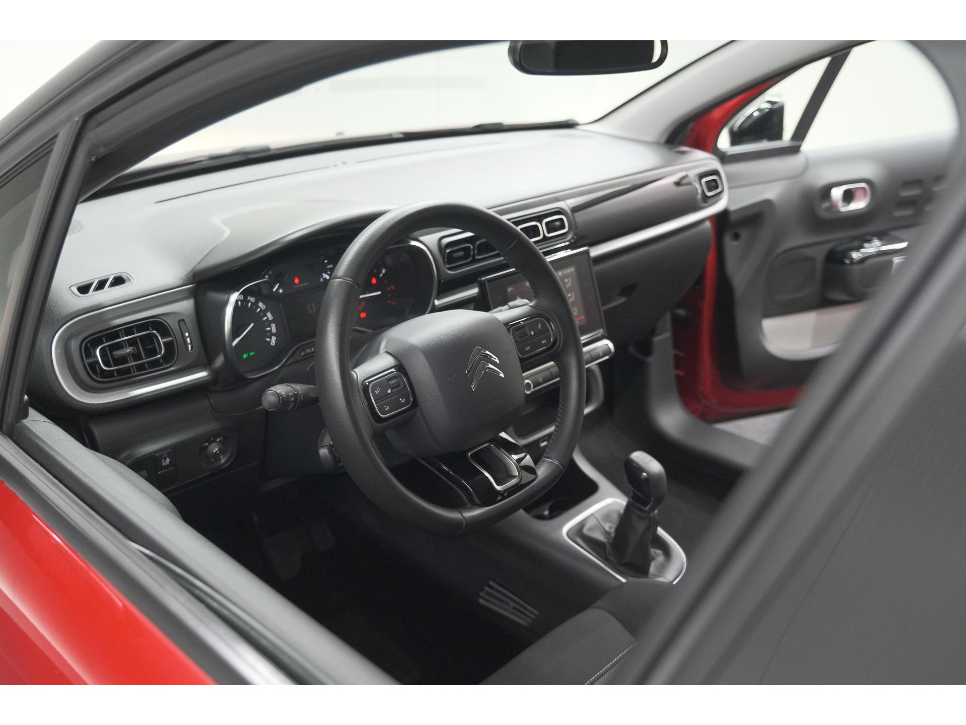 Citroen C3 PureTech 82 S&S Shine | Camera | Apple Carplay | Parkeersensoren | 16 Inch Velgen