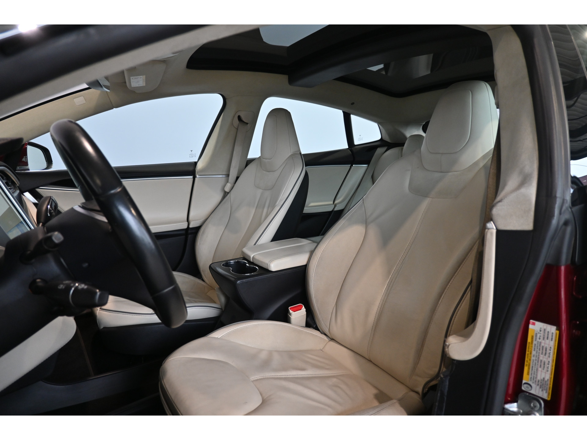 Tesla Model S 85 Performance Tech Pack ECC Navigatie Licht metaal MARGE 339KM Actieradius! Inruil mogelijk