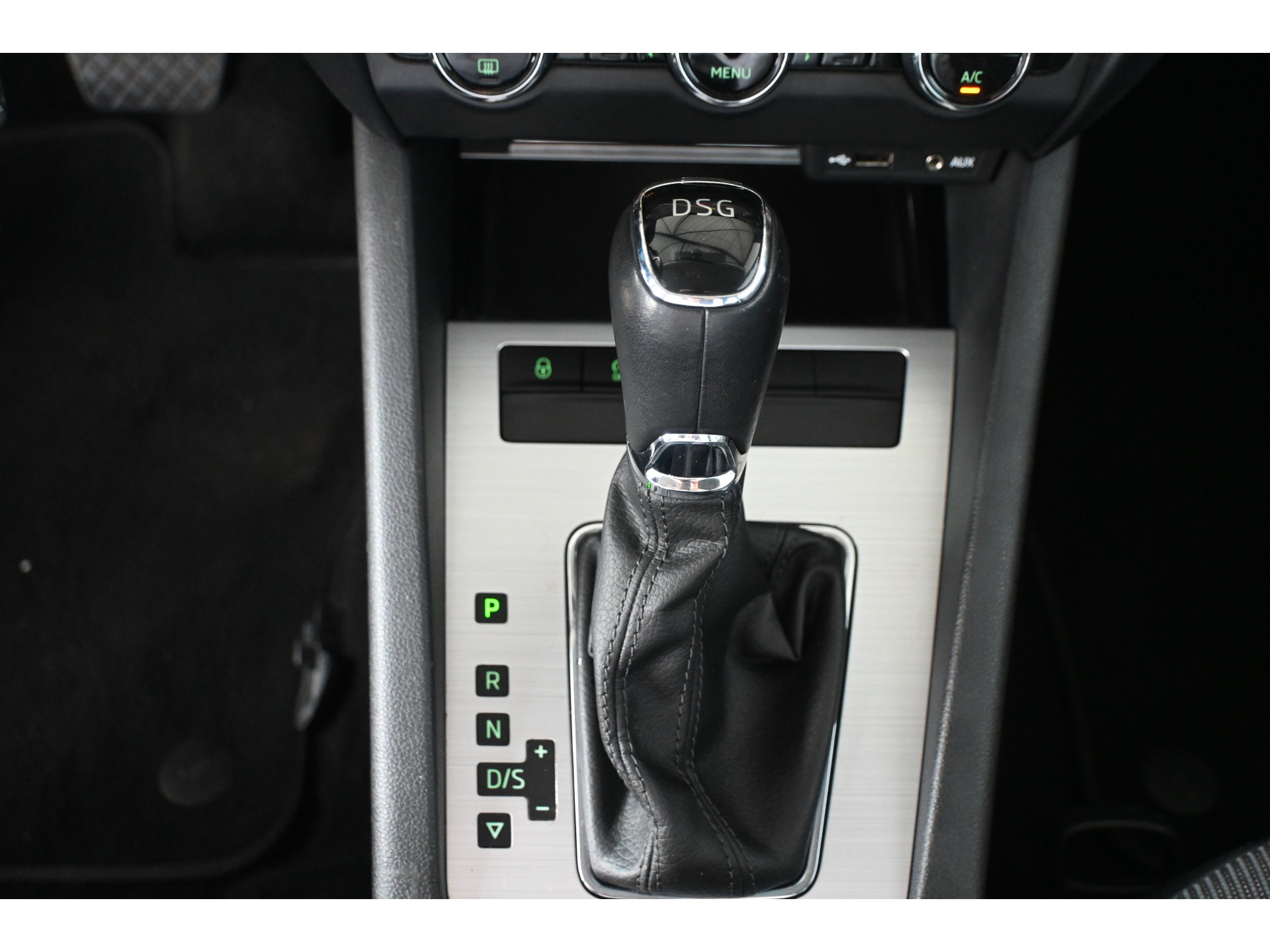 ŠKODA Octavia Combi 1.0 TSI Greentech Ambition Business Automaat Navigatie Stoelverwarming Rijklaarprijs! Inruil Mogelijk!