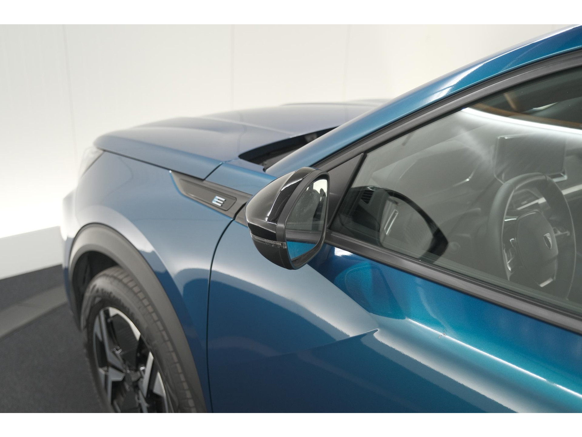 Peugeot e-2008 EV Allure Avantage 54 kWh | 11 KW Laadfunctie | Parkeersensoren | Apple Carplay