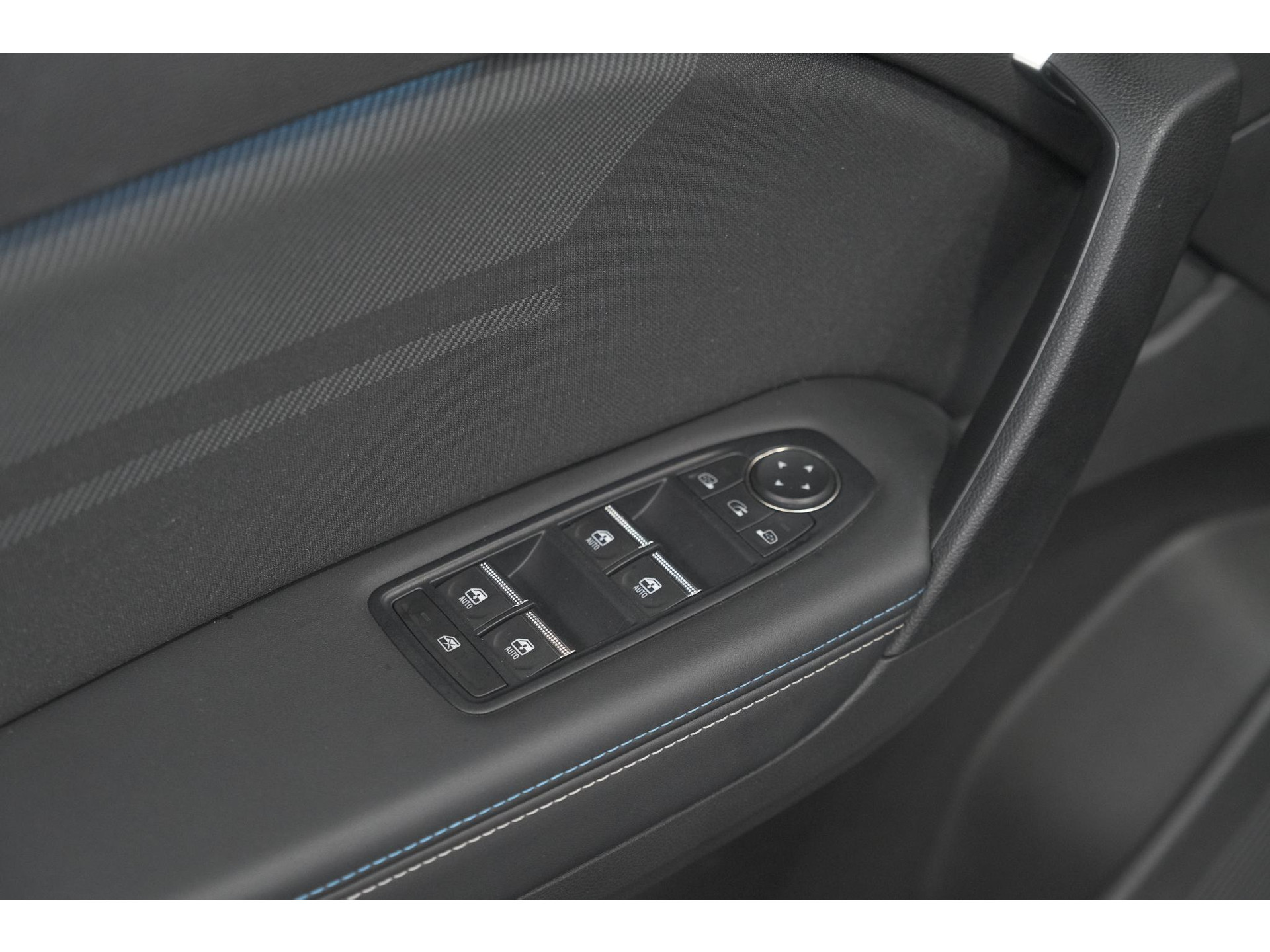 Renault Captur 1.8 E-Tech full hybrid 160 esprit Alpine | 360 Camera | Adaptieve Cruise Control | Dodehoekdetectie | Stuurwielverwarming