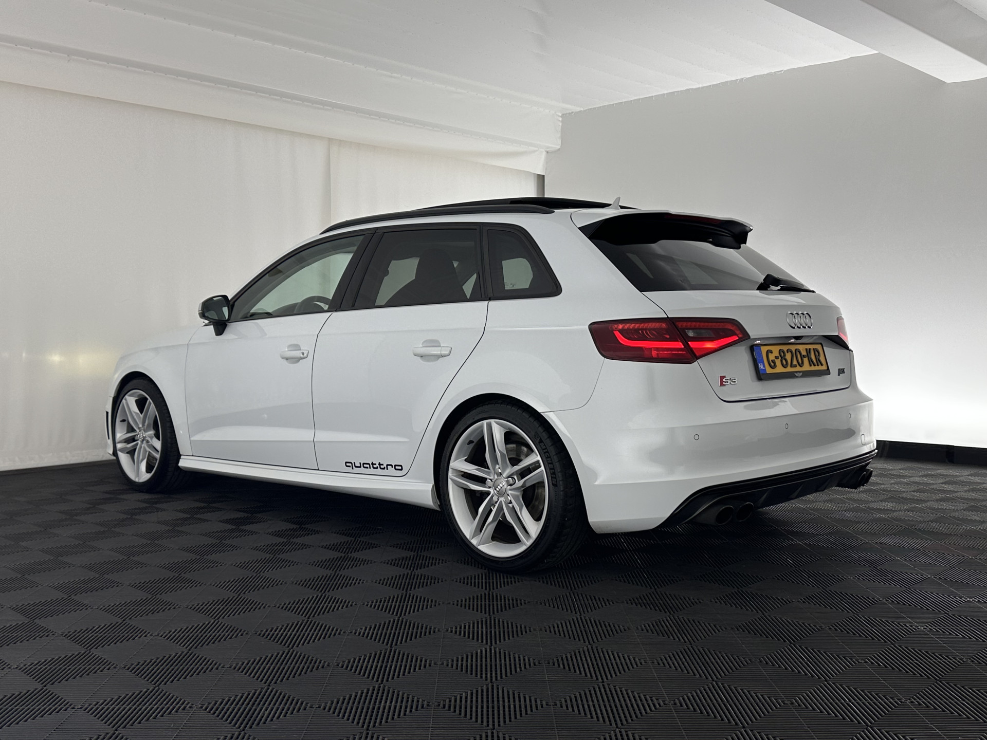 Audi S3 Sportback 2.0 TFSI Quattro Pro Line Plus Aut. *PANO | LEATHER | HEATED-SPORTSEATS | ADAPTIVE-CRUISE | FULL-LED | KEYLESS | CAMERA | NAVI-FULLMAP | PRIVACYGLASS | SHIFTPADDLES | ECC | PDC | 18''ALU*