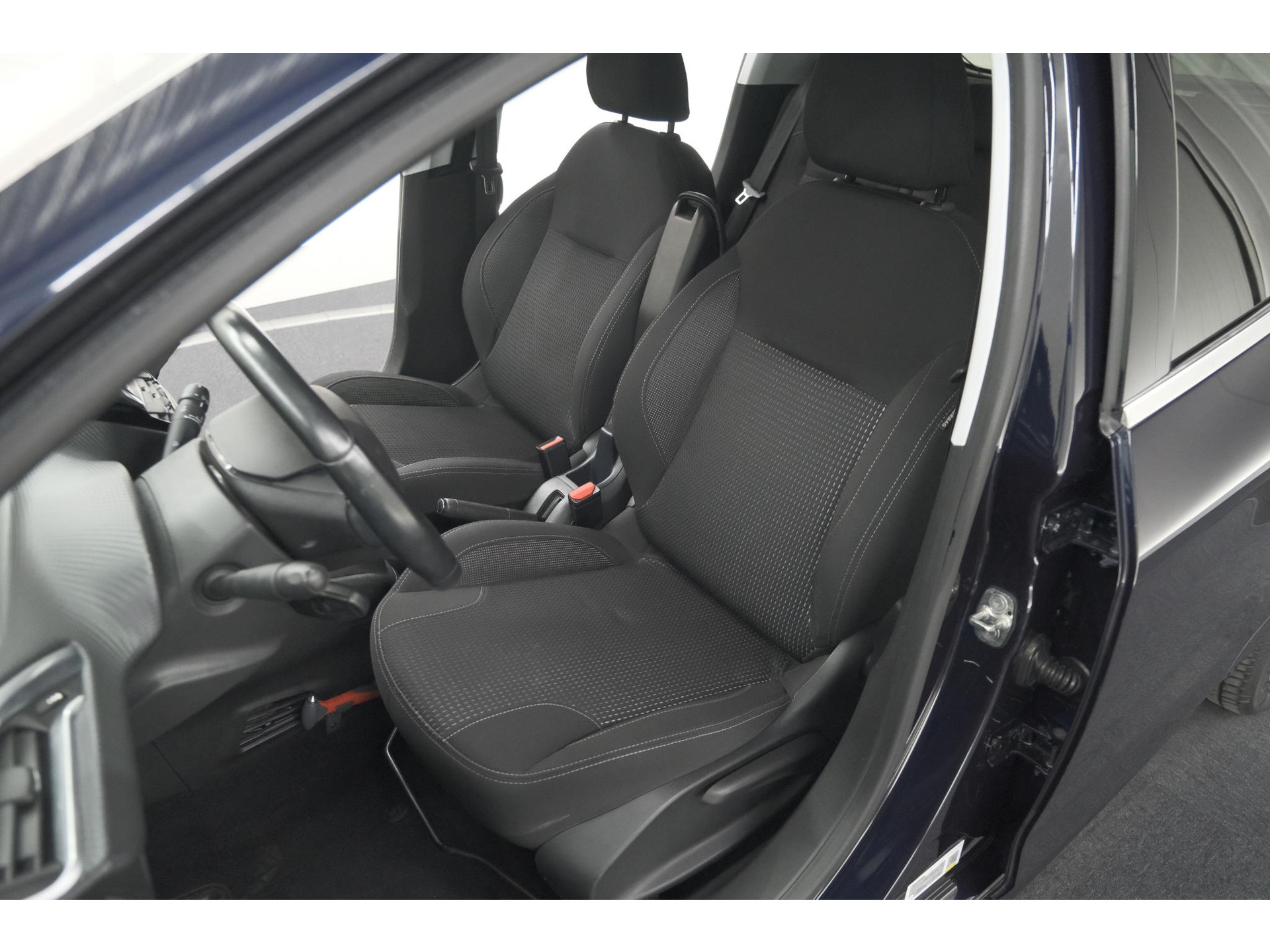 Peugeot 208 PureTech 110 Tech Edition | Camera | Apple Carplay | Parkeersensoren