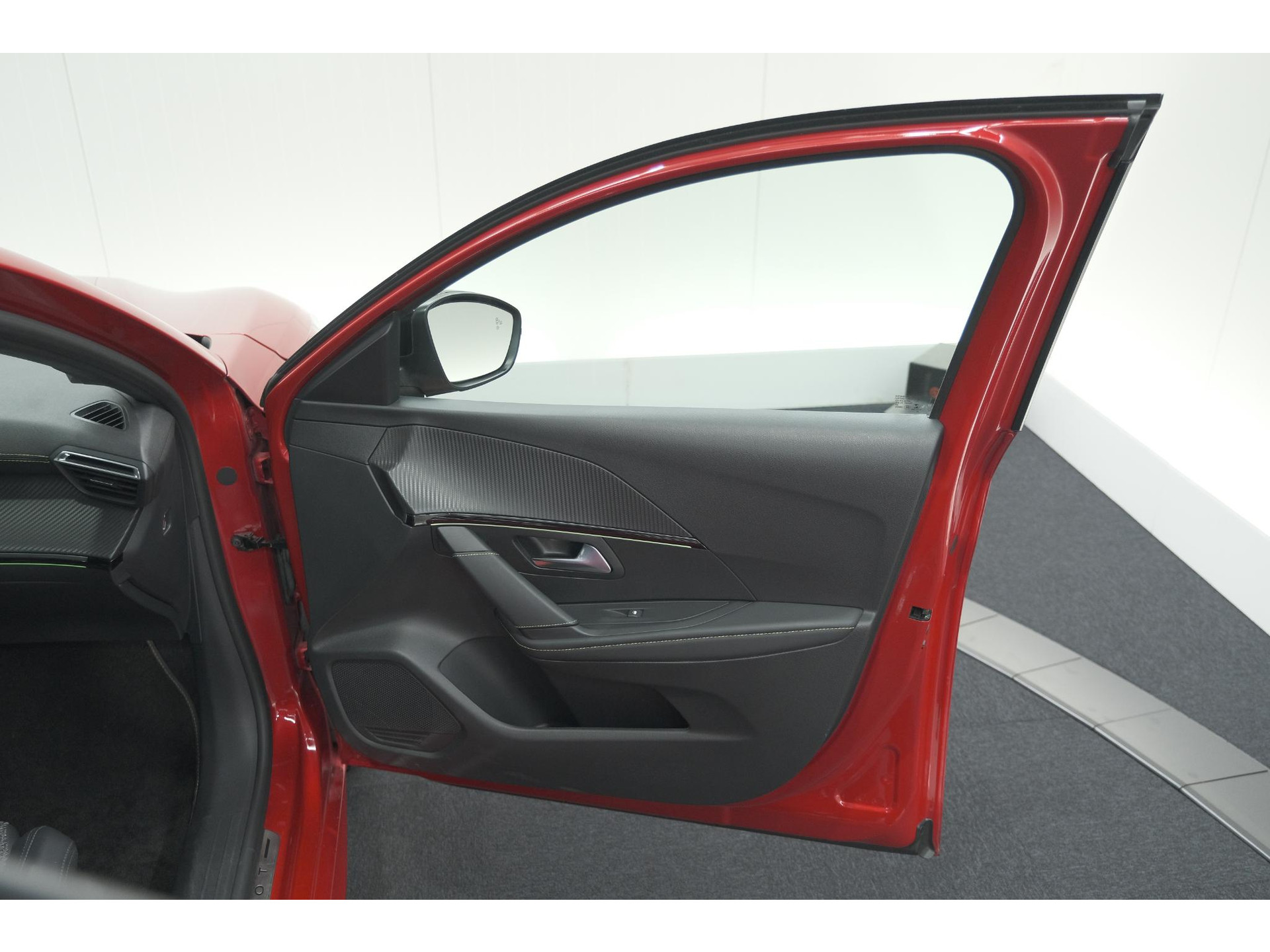 Peugeot 208 PureTech 130 EAT8 GT | Panoramadak | Camera | Apple Carplay | Stoelverwarming