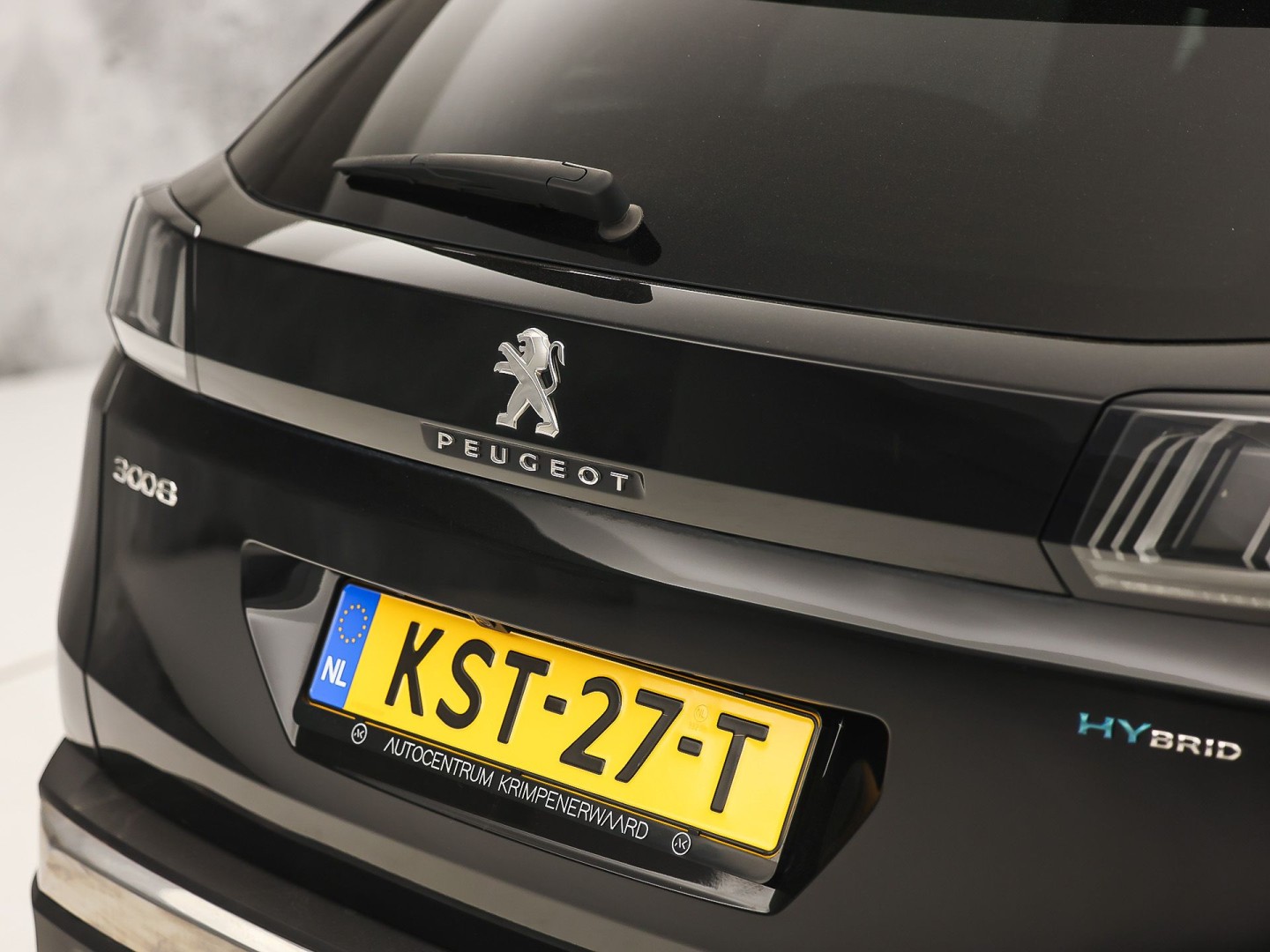 Peugeot 3008 1.6 HYbrid 225 Allure Sport 225Pk Automaat (APPLE CARPLAY, GROOT NAVI, 360 CAMERA, LEDER, SPORTSTOELEN, ZWART HEMEL, KEYLESS, GETINT GLAS, NIEUWSTAAT)