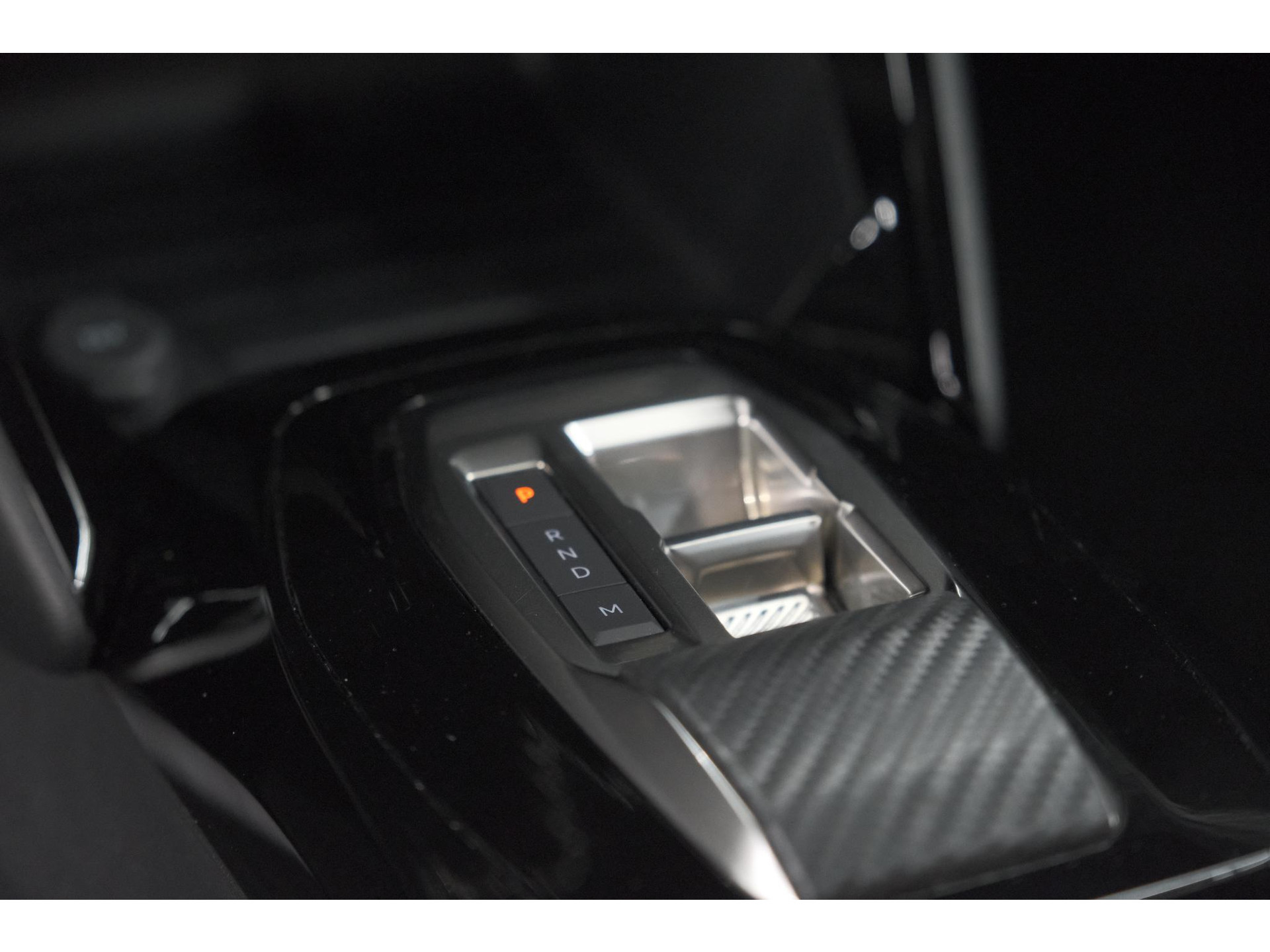 Peugeot 2008 1.2 Hybrid 145 Allure | Apple Carplay | Climate Control | Parkeersensoren Voor + Achter