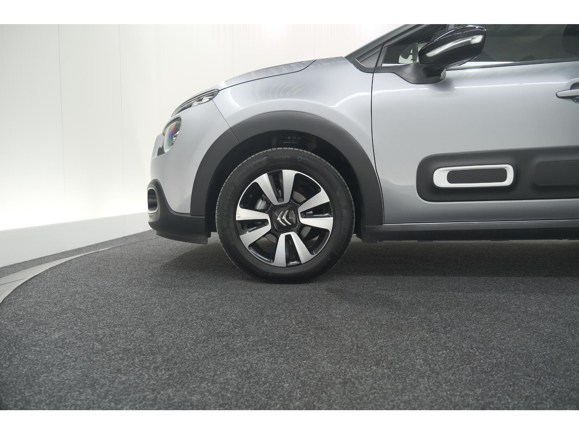 Citroen C3 PureTech 110 EAT6 Max | Apple Carplay | Parkeersensoren | Climate Control | 16 Inch Lichtmetalen Velgen