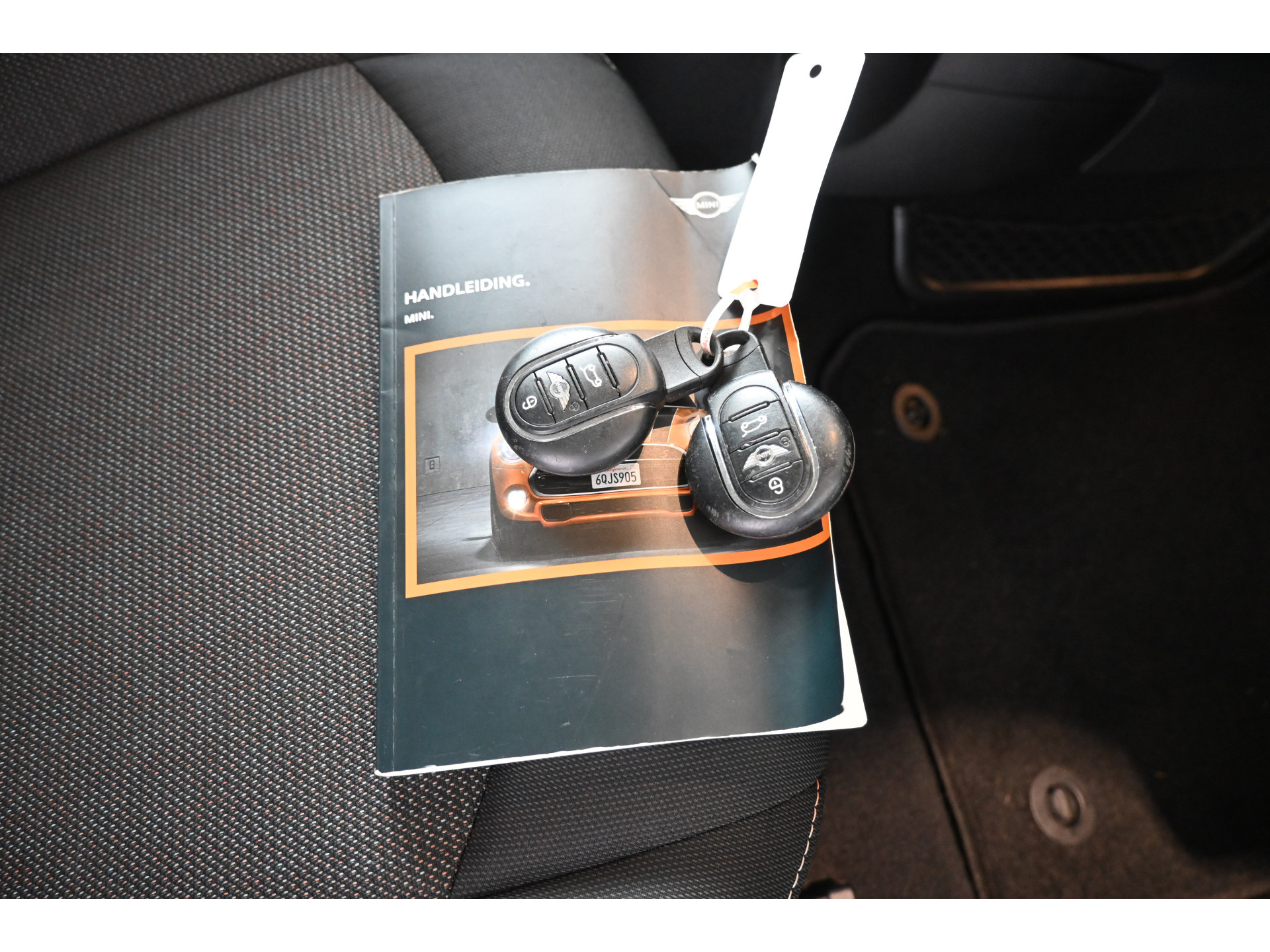 MINI 3-Deurs 1.2 One Business Airco Cruise Lichtmetaal PDC Stoelverwarming Rijklaarprijs! Inruil Mogelijk!