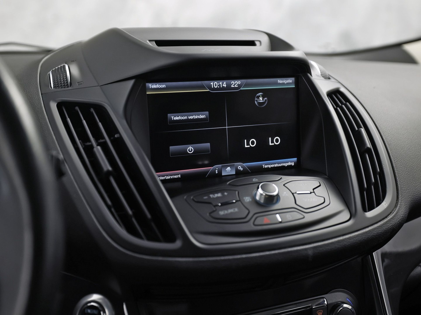 Ford Kuga 1.5 Titanium Sport 150Pk (NAVIGATIE, CLIMATE, STOELVERWARMING, TREKHAAK, GETINT GLAS, SPORTSTOELEN, PARKEERSENSOREN, CRUISE, NIEUWSTAAT)