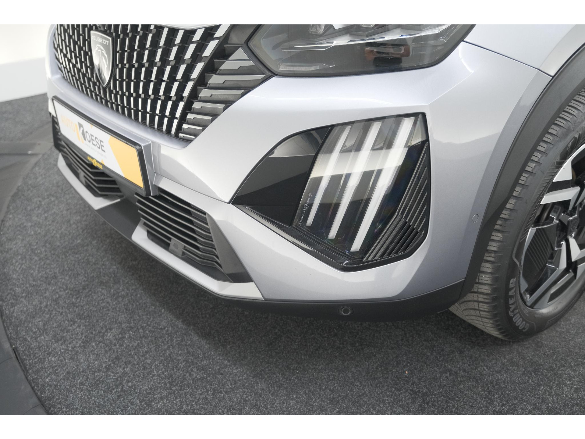 Peugeot 2008 PureTech 130 EAT8 GT | 360 Camera | Adaptieve Cruise Control | Dodehoekdetectie | Navigatie