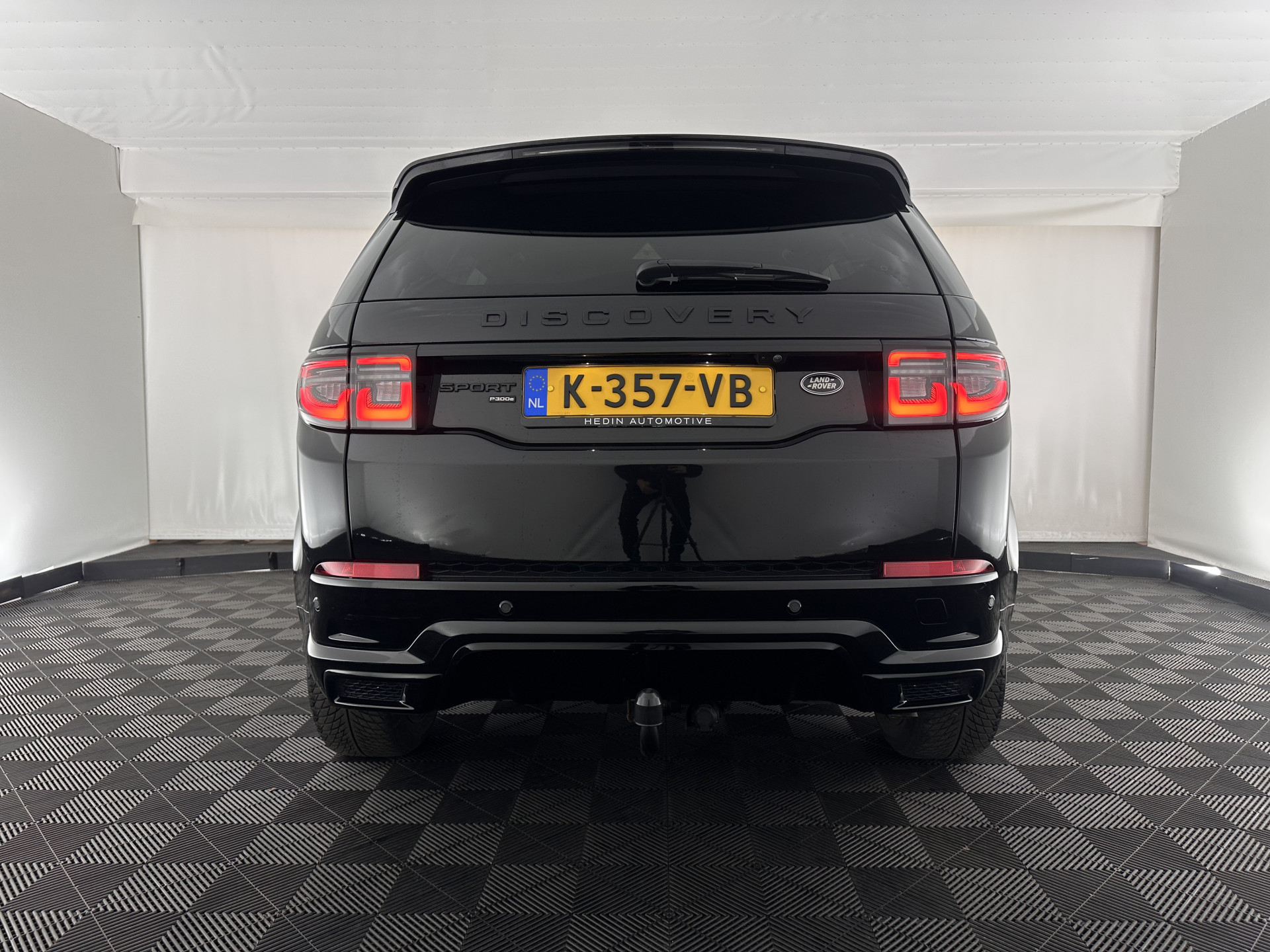 Land Rover Discovery Sport P300e 1.5 R-Dynamic HSE Black Exterior Pack AWD (Plug-in) (INCL-BTW) *LEATHER | FULL-LED | DIGI-COCKPIT | MERIDIAN-AUDIO | BLINDSPOT | KEYLESS | SHIFTPADDLES | PRIVACYGLASS | NAVI-FULLMAP | ECC | MEMORY-PACK | PDC | CRUISE | 20'